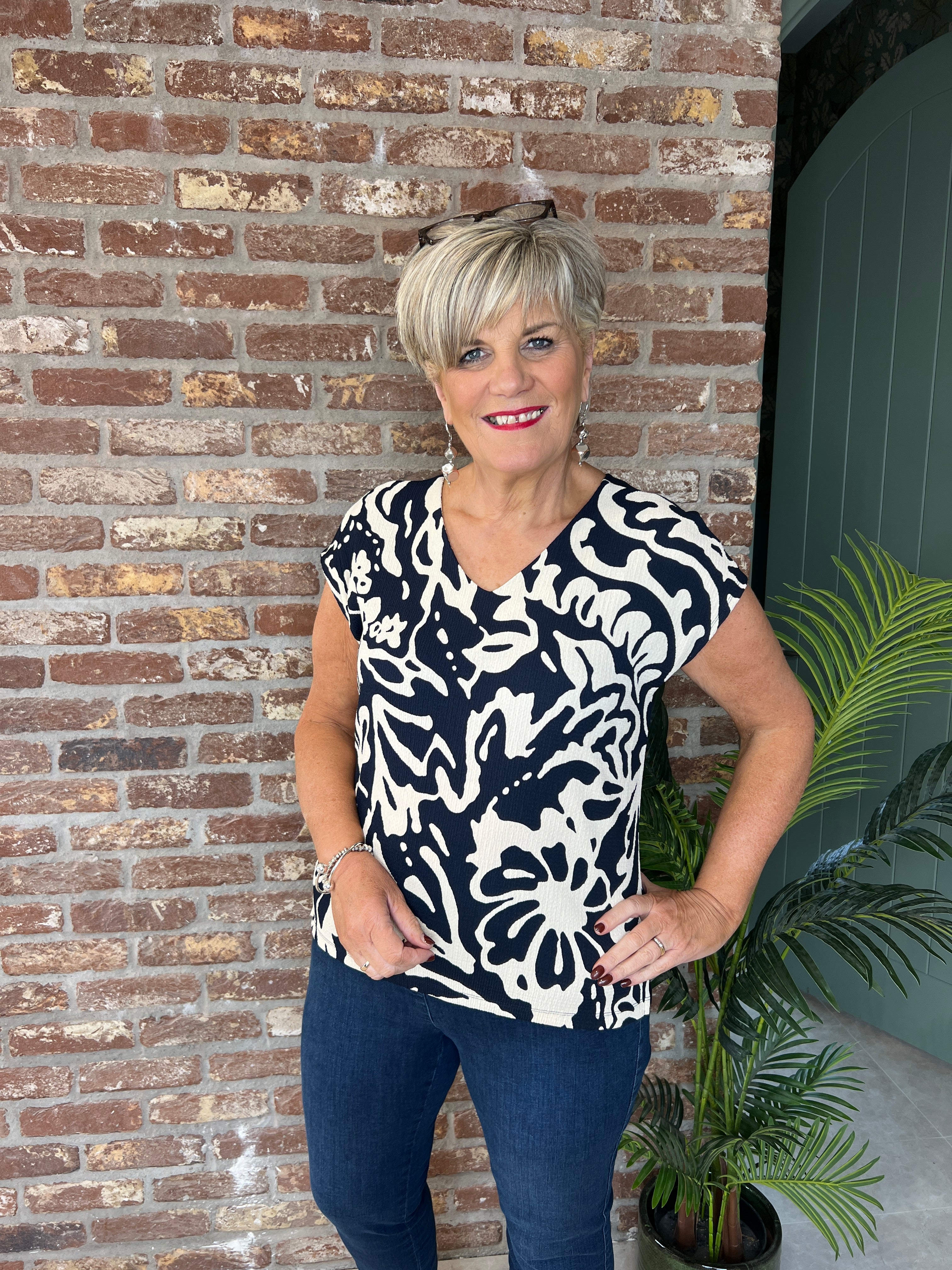 Street One V-neck floral top In Navy