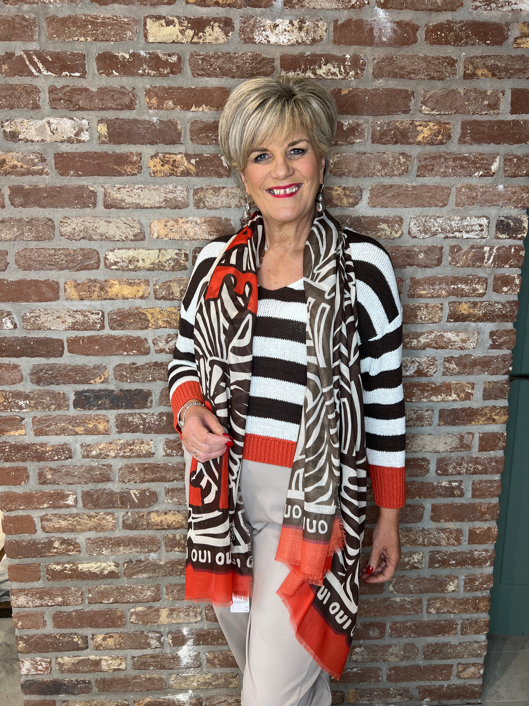 Oui Patterned Scarf In Dark Brown & Red