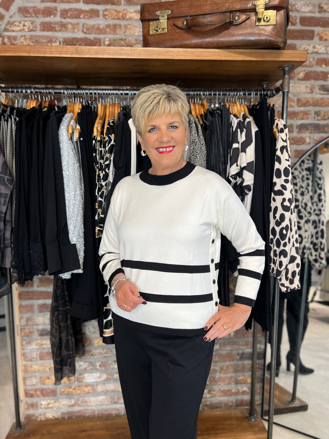 Peruzzi Side button knit In Ecru Multi