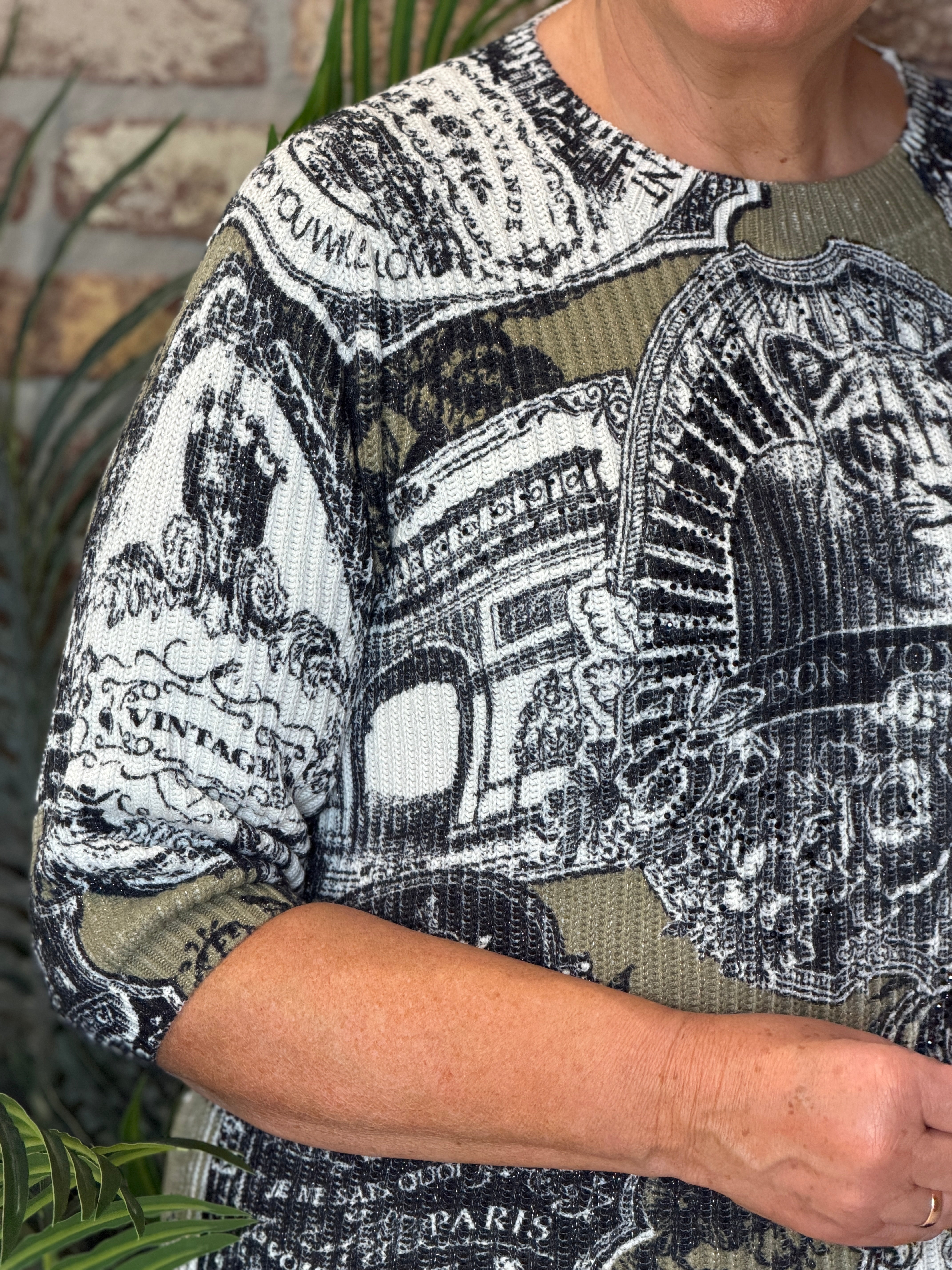 Embellished print pullover in white & green