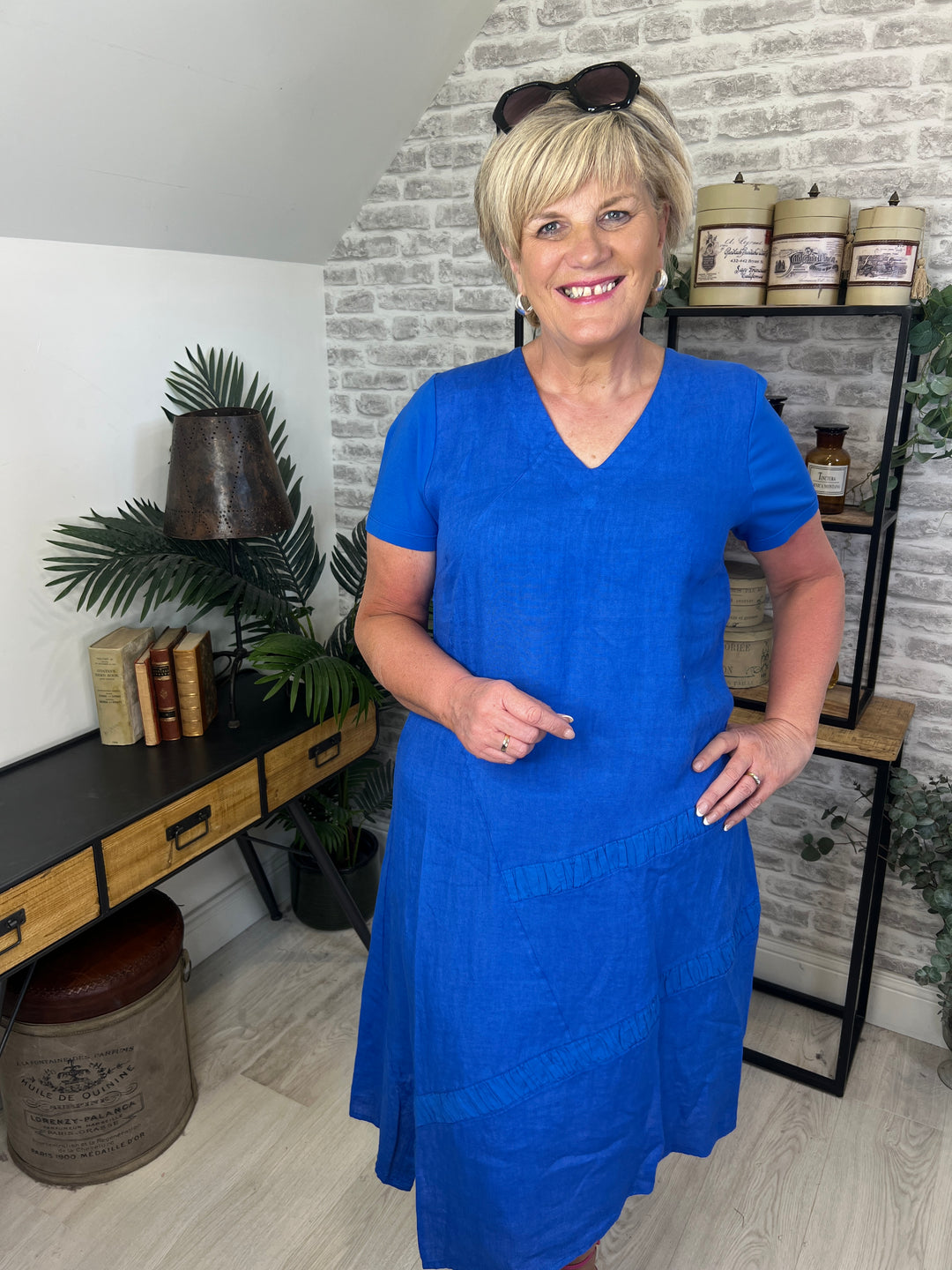 Peruzzi v-neck Linen Dress In Royal