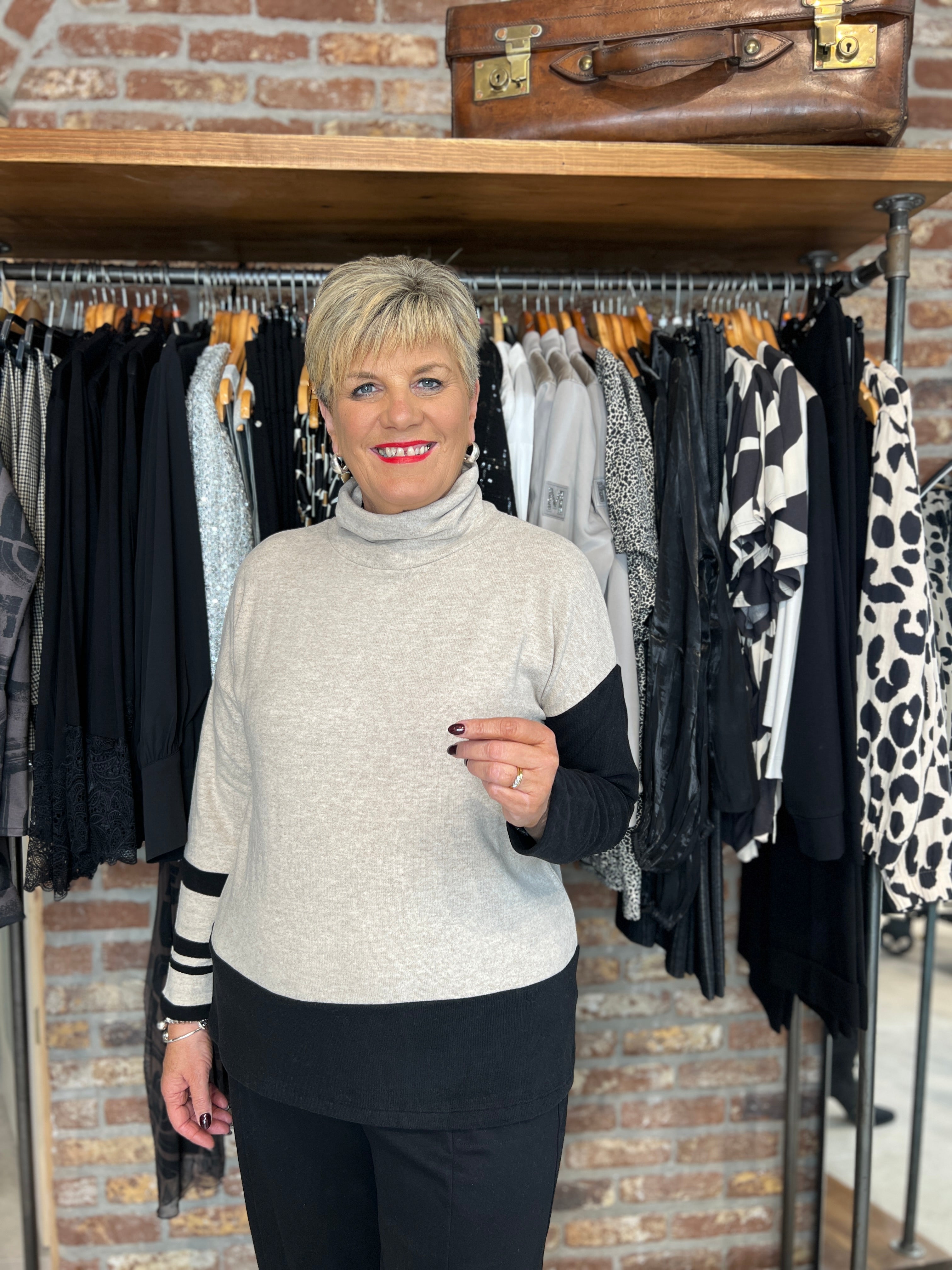 Peruzzi Stripe Colour Block Fleece In Stone