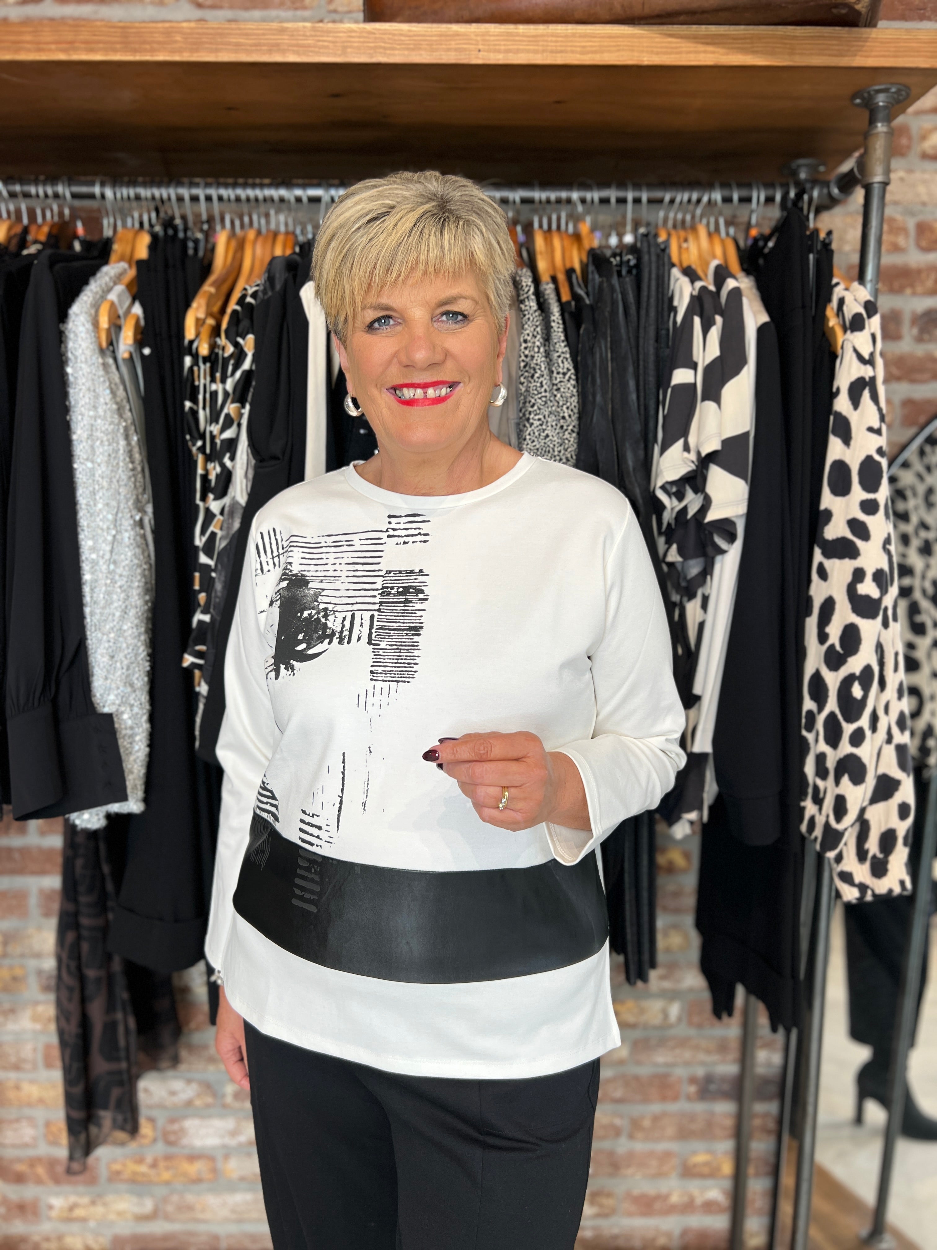 Peruzzi Flock Print Top In Cream & Black