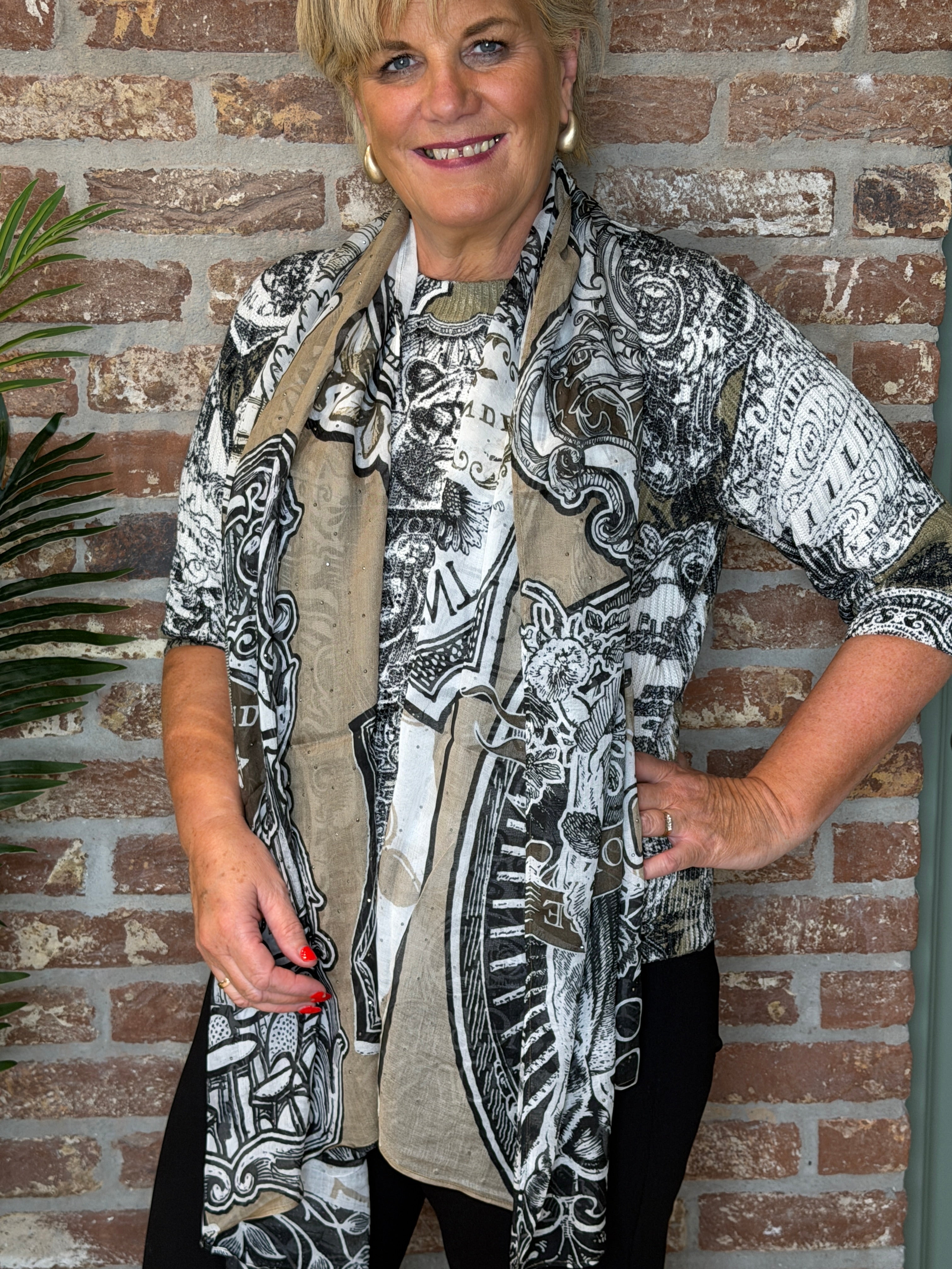 Floral Scarf In green multi