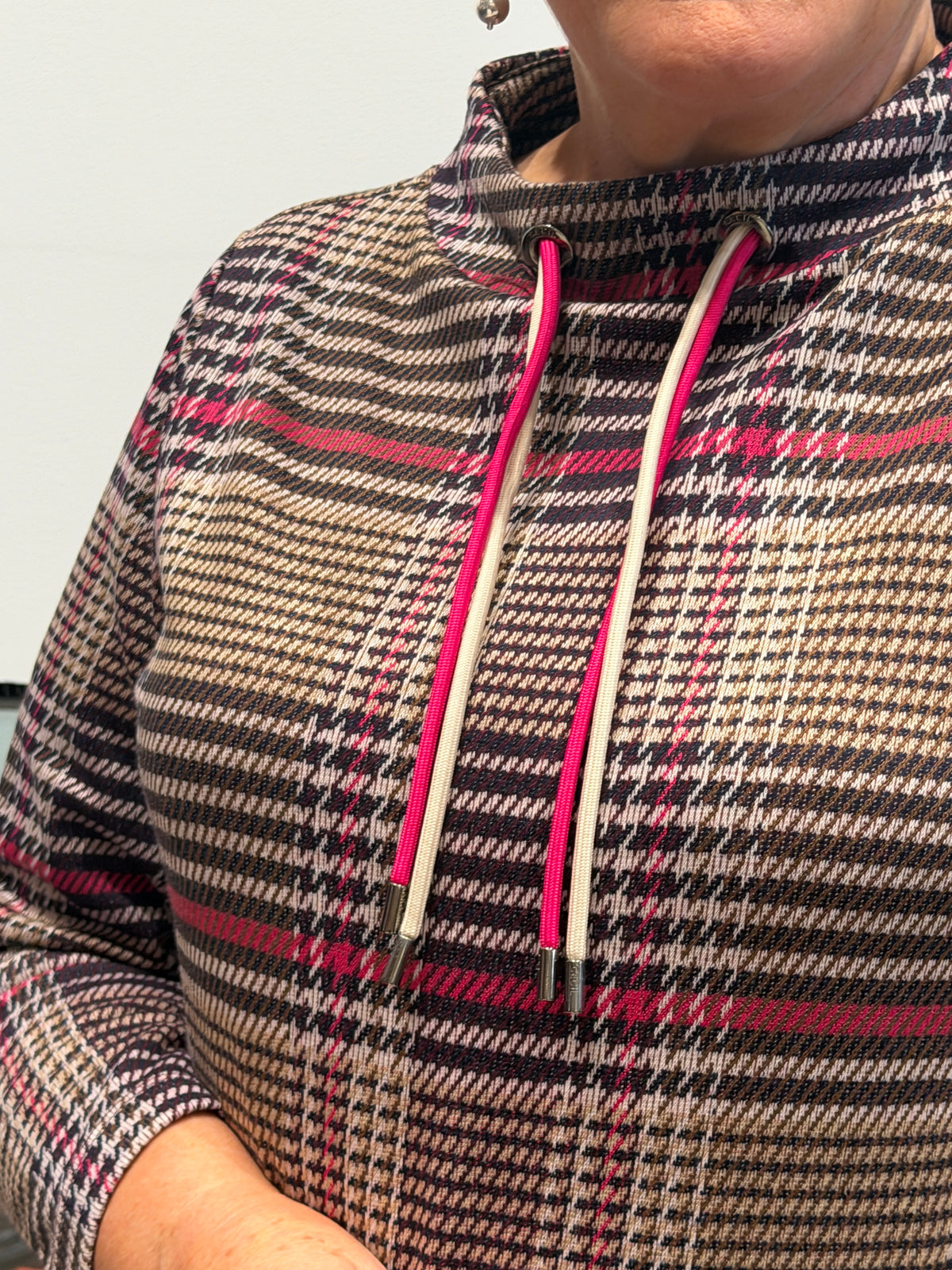 Check jacquard funnel neck in dark toffee brown