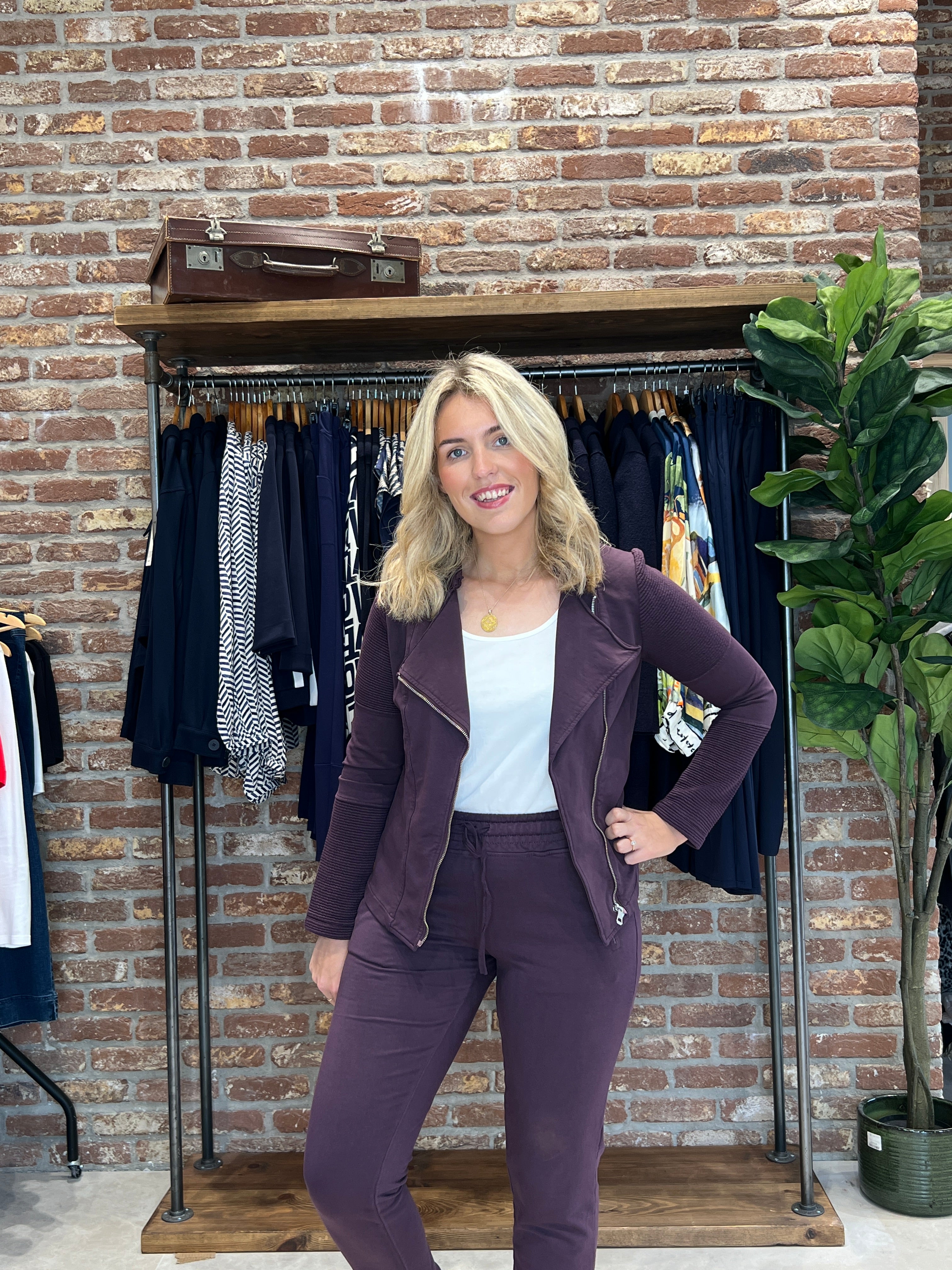 Deck By Decollage Ribbed Jacket In Mulberry