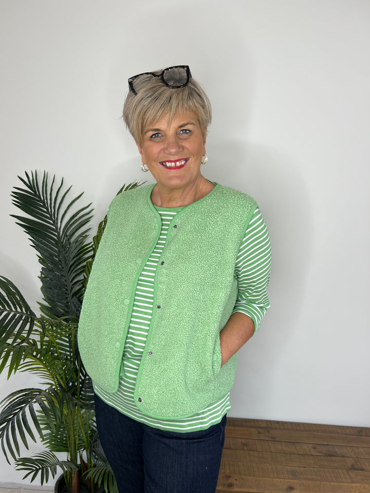 Cecil Curly Vest In Fennel Green