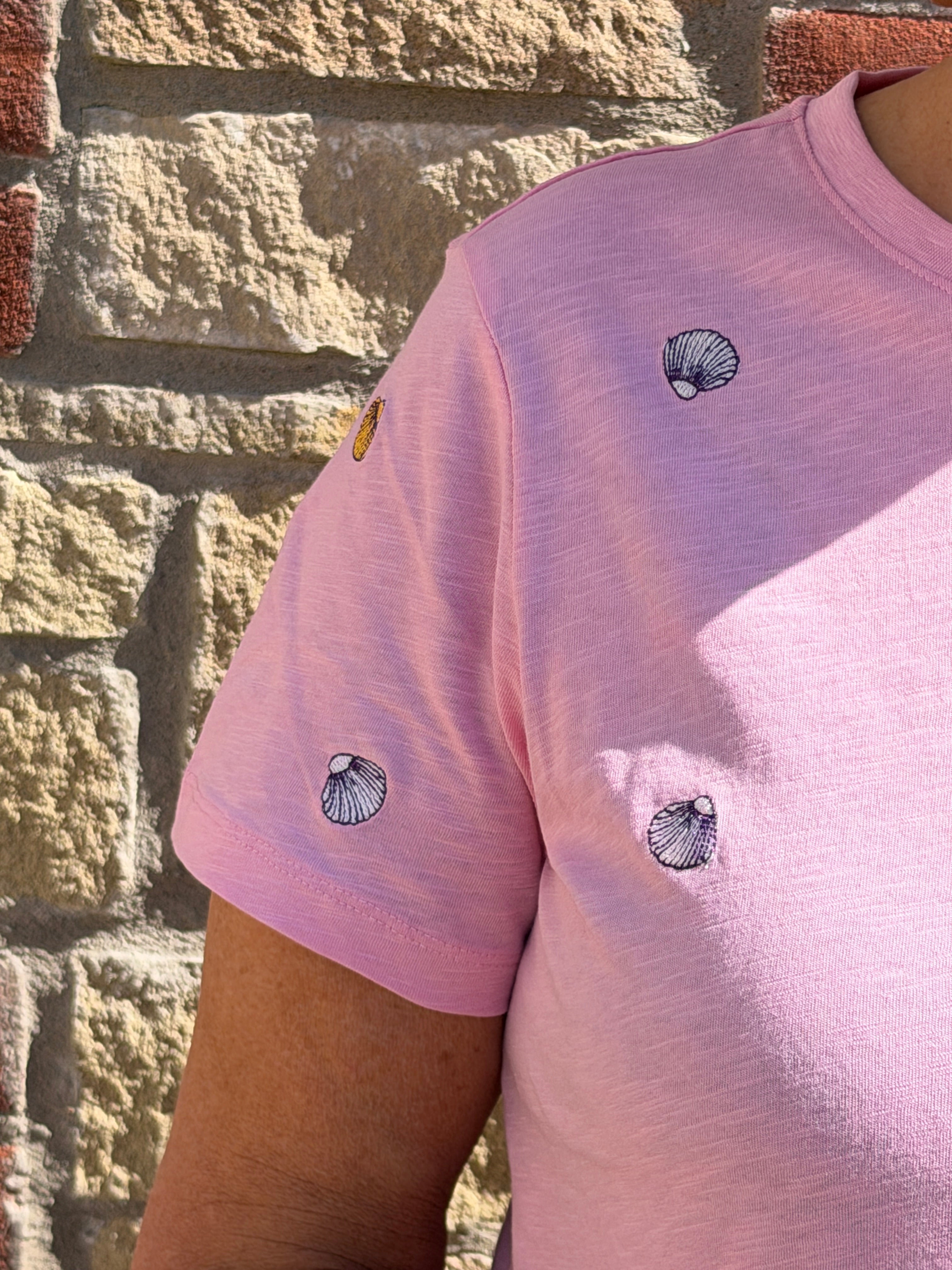 Nümph Organic Cotton print t-shirt in Prism Pink