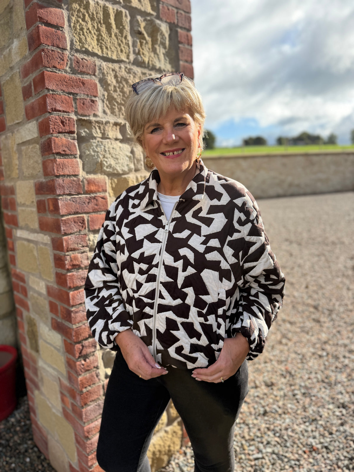 Kate Quilted jacket in brown & white