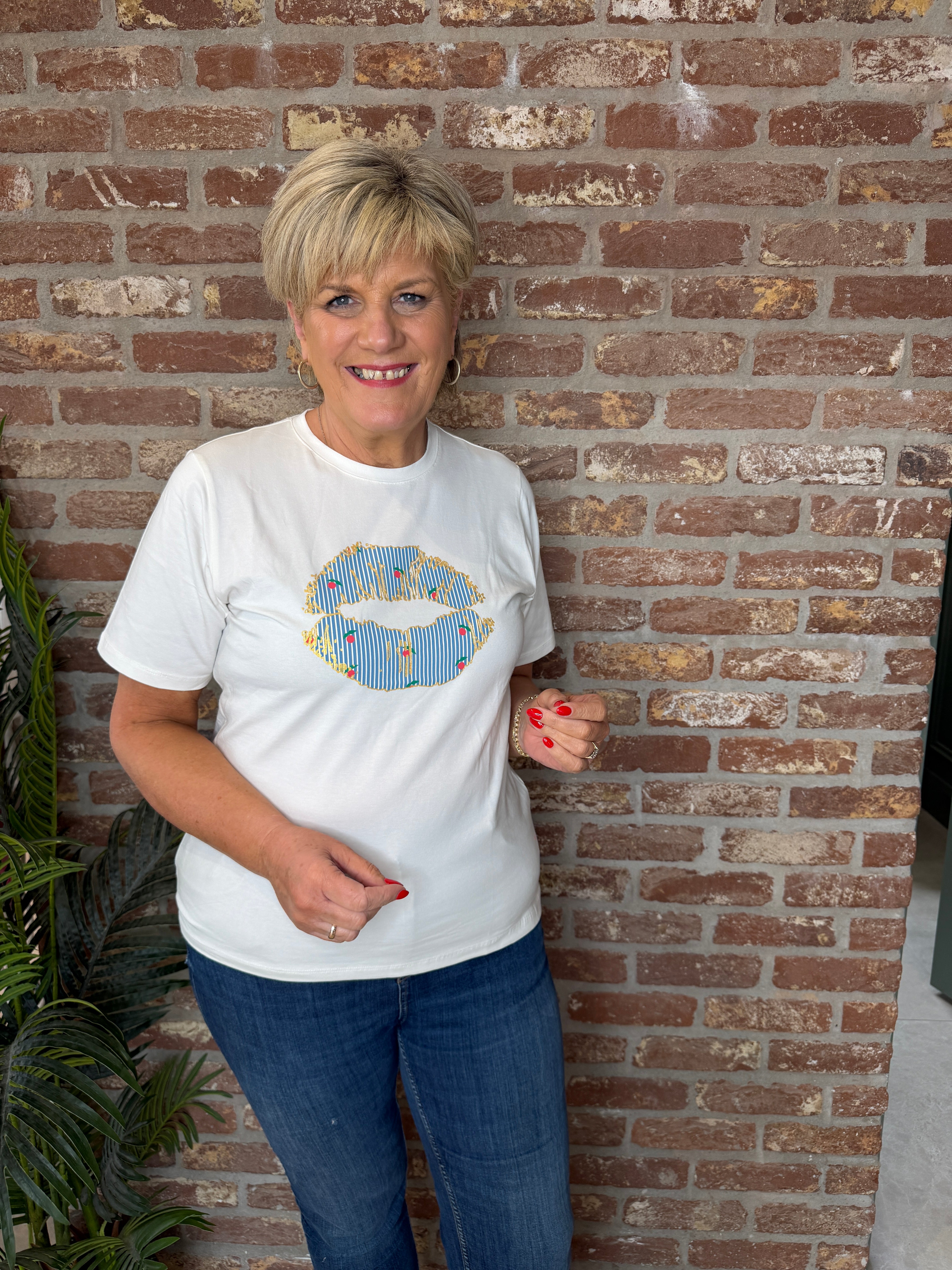 Culture Lip T-shirt In Spring Gardenia
