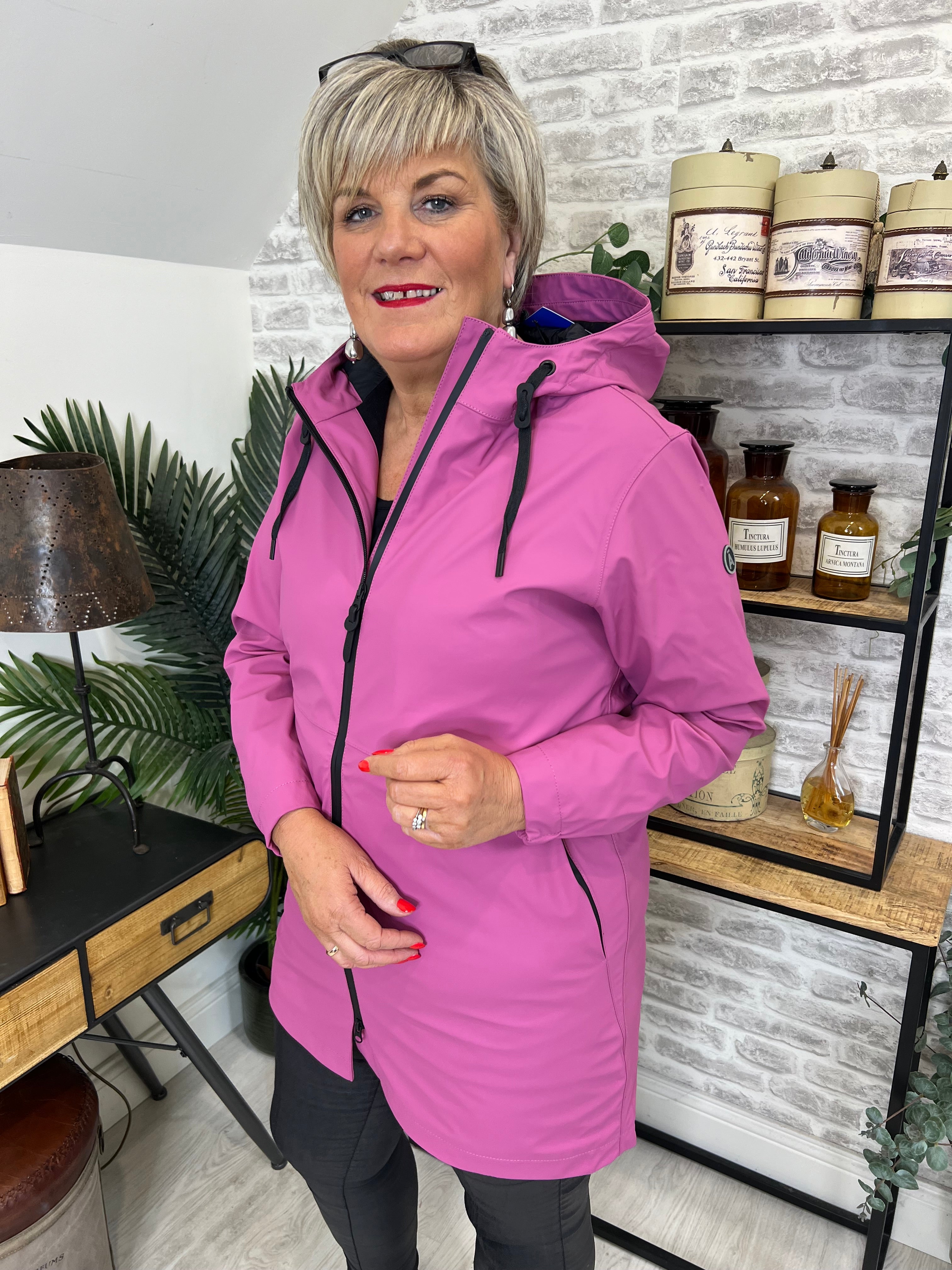 Tanta vand raincoat in Red Violet