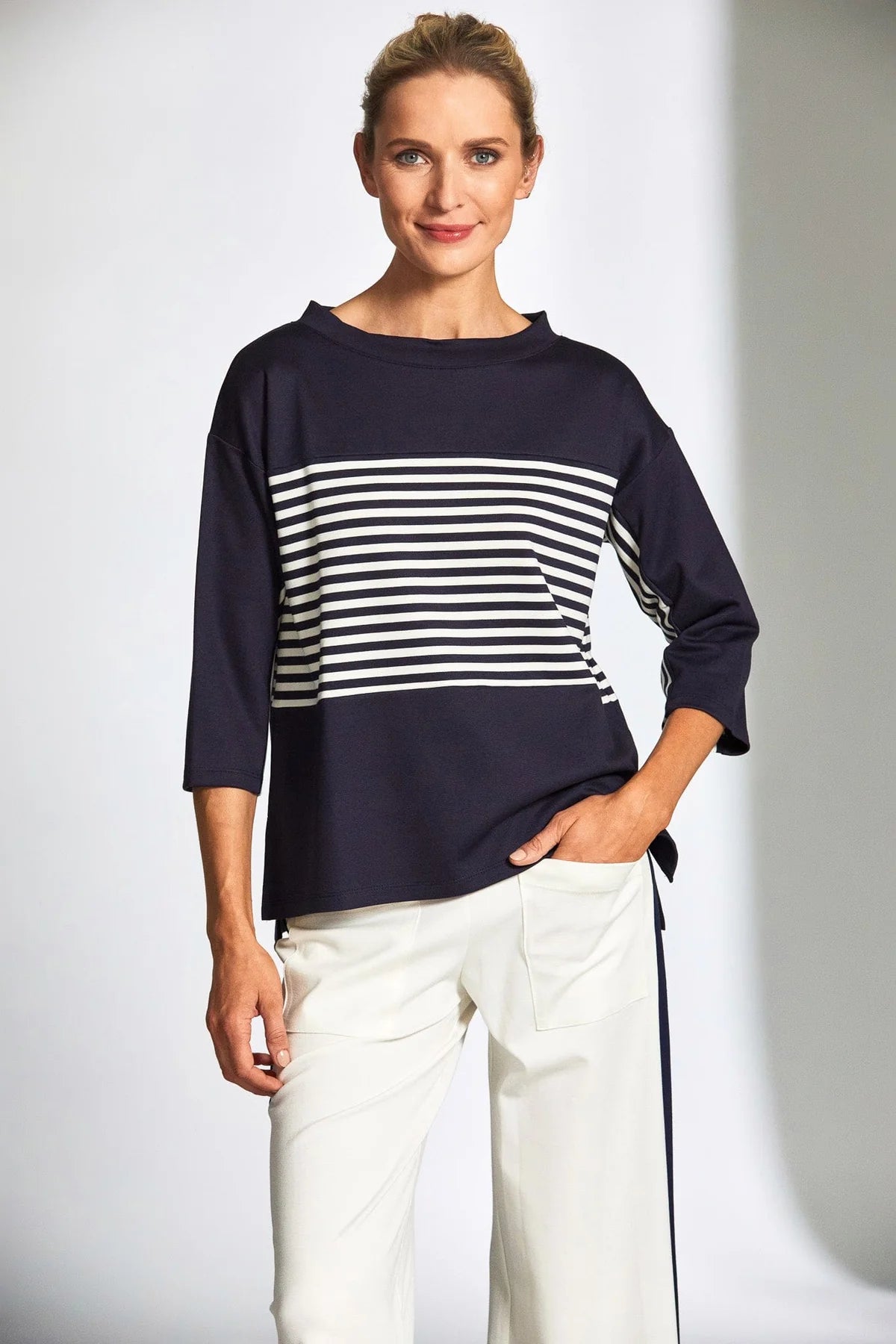 Peruzzi Continous Stripe Top In Navy Multi