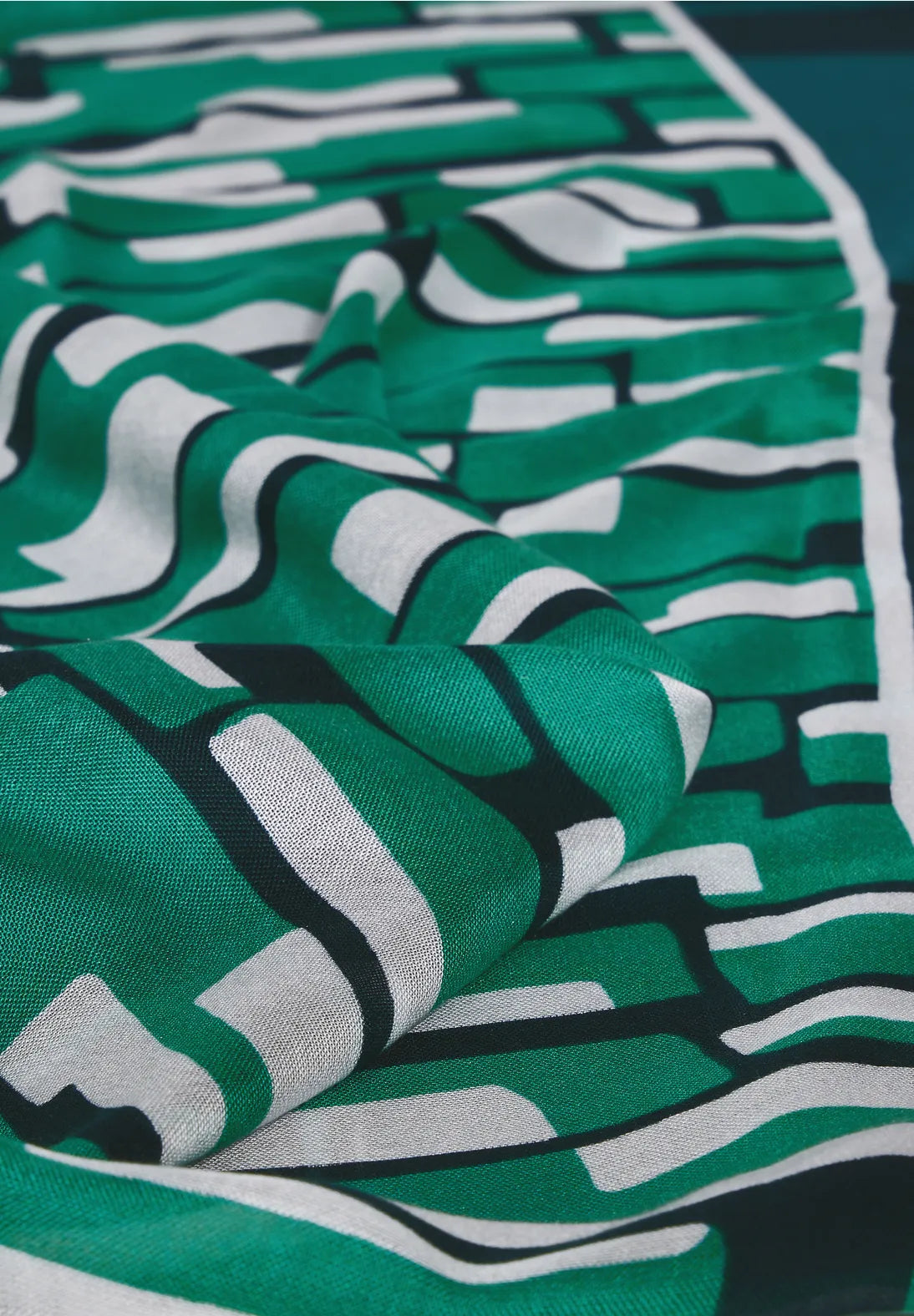 Cecil Printed Loop Snood In Malachite Green