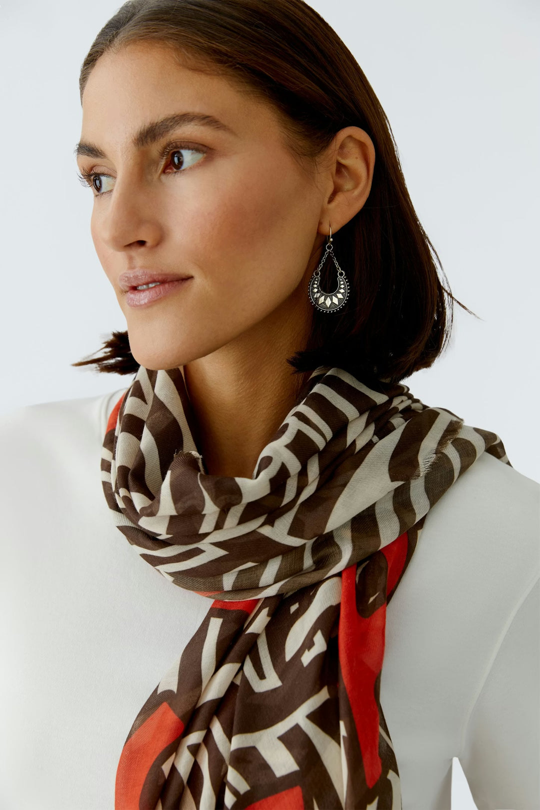 Oui Patterned Scarf In Dark Brown & Red