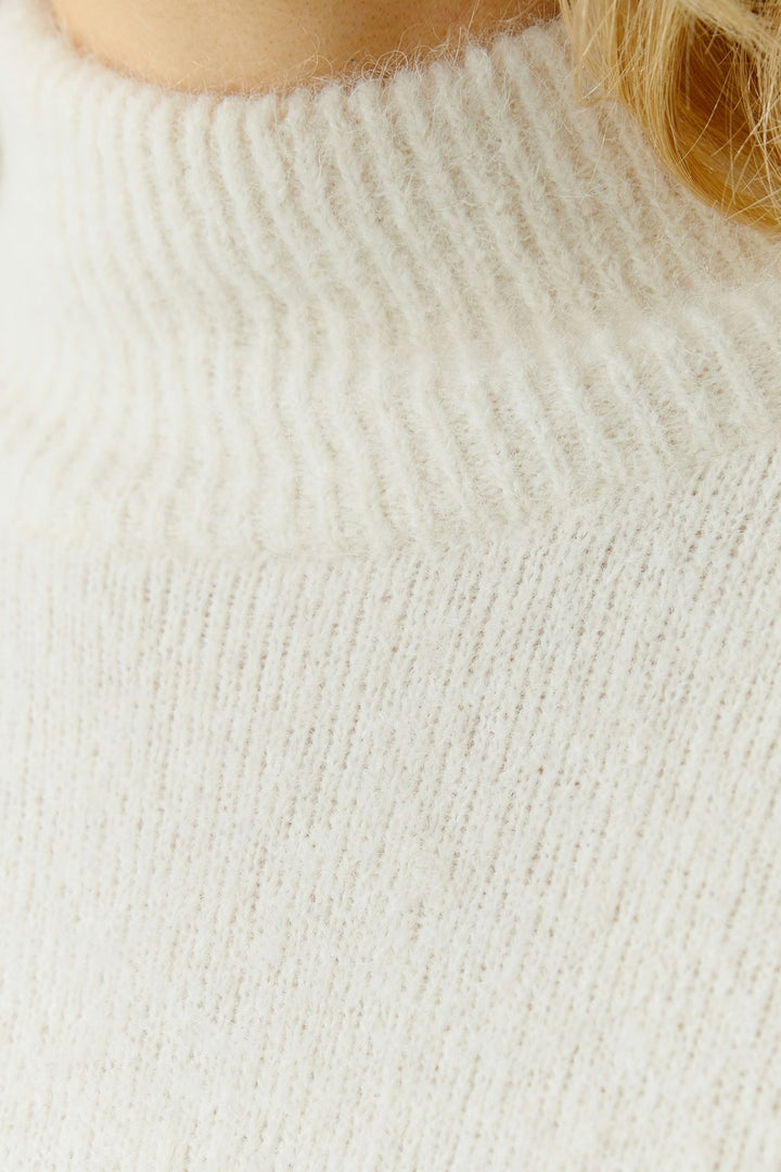 Oui Turtle Neck Pullover In Cream