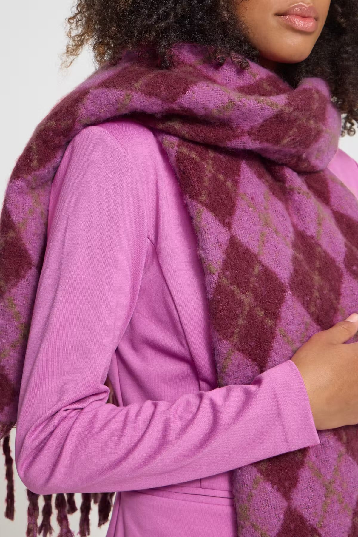 Patterned Tassel Scarf In Red multi
