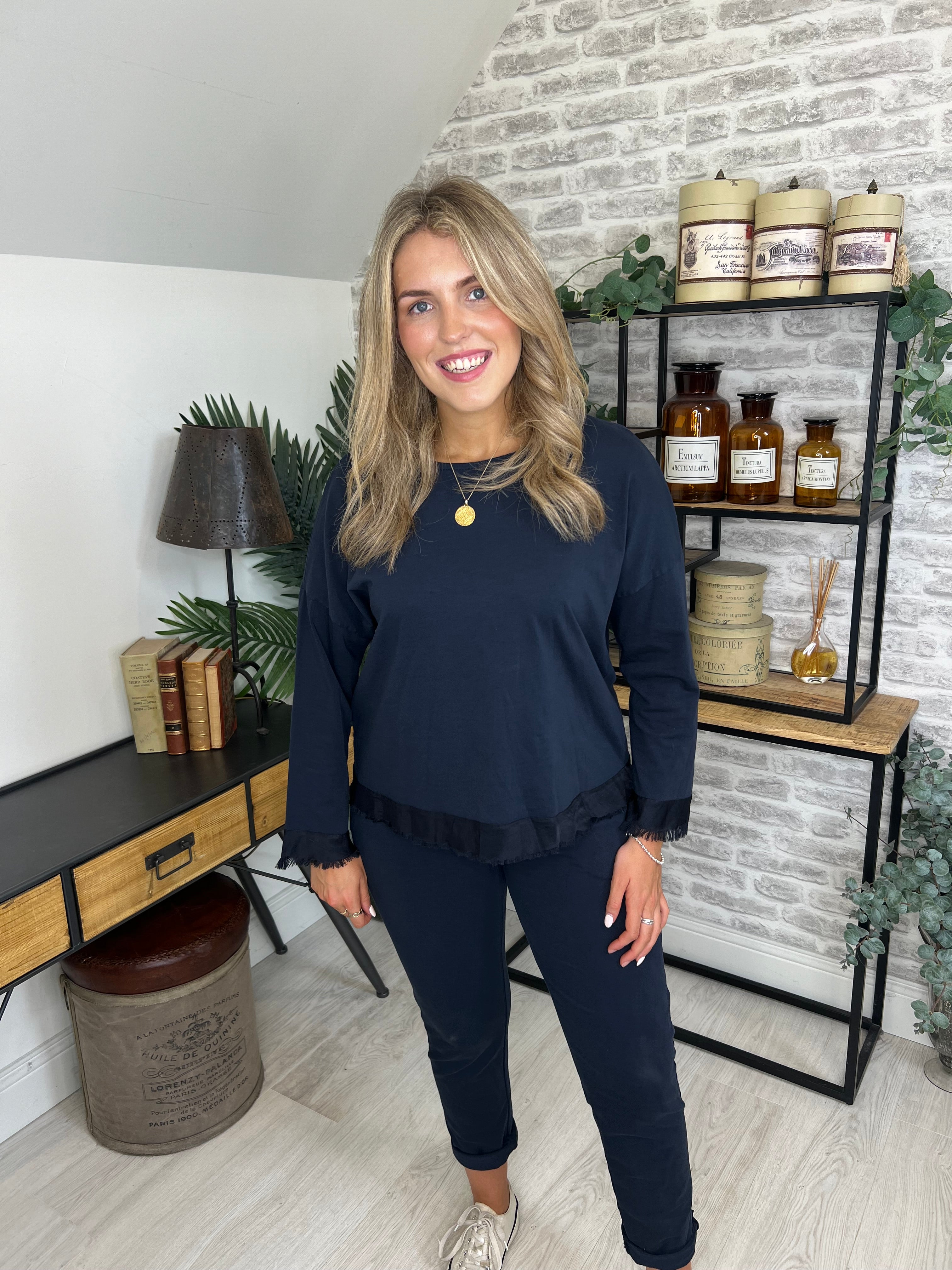 Deck By Decollage Buttoned Top In Navy