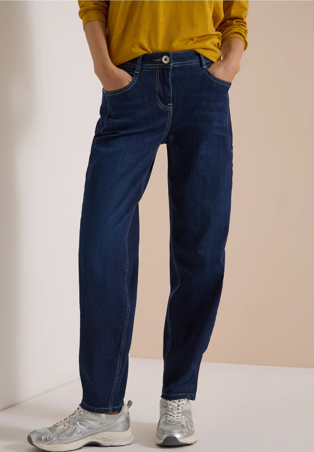Scarlett Barrel jeans in dark blue wash