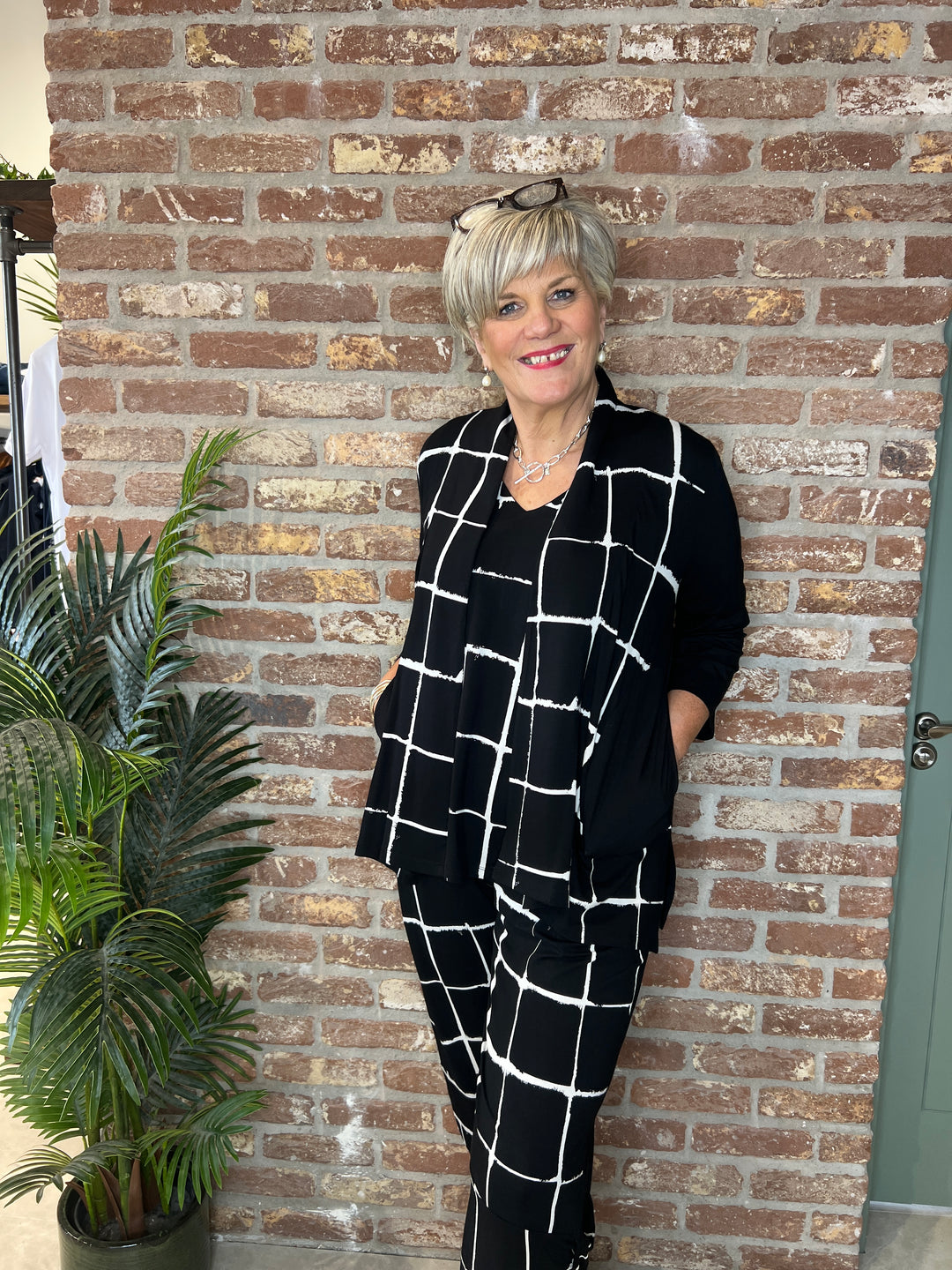 Ozai N Ku Chess Jacket in black