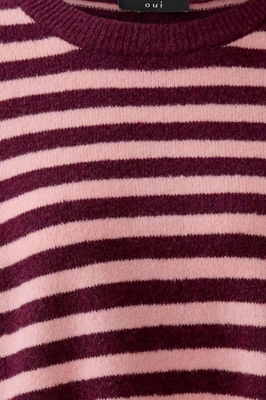 Striped pullover in dark red