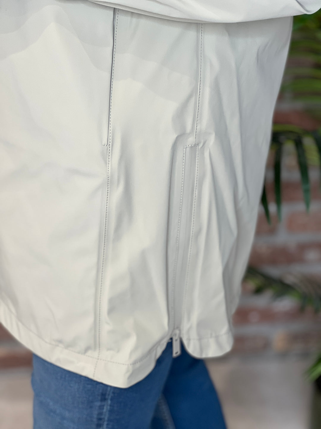 Tanta Nebo Lightweight Raincoat in stone grey