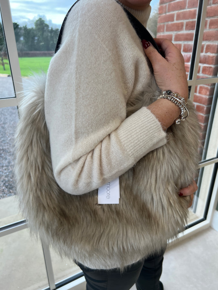 Helen Moore Slouch Bag In Oyster
