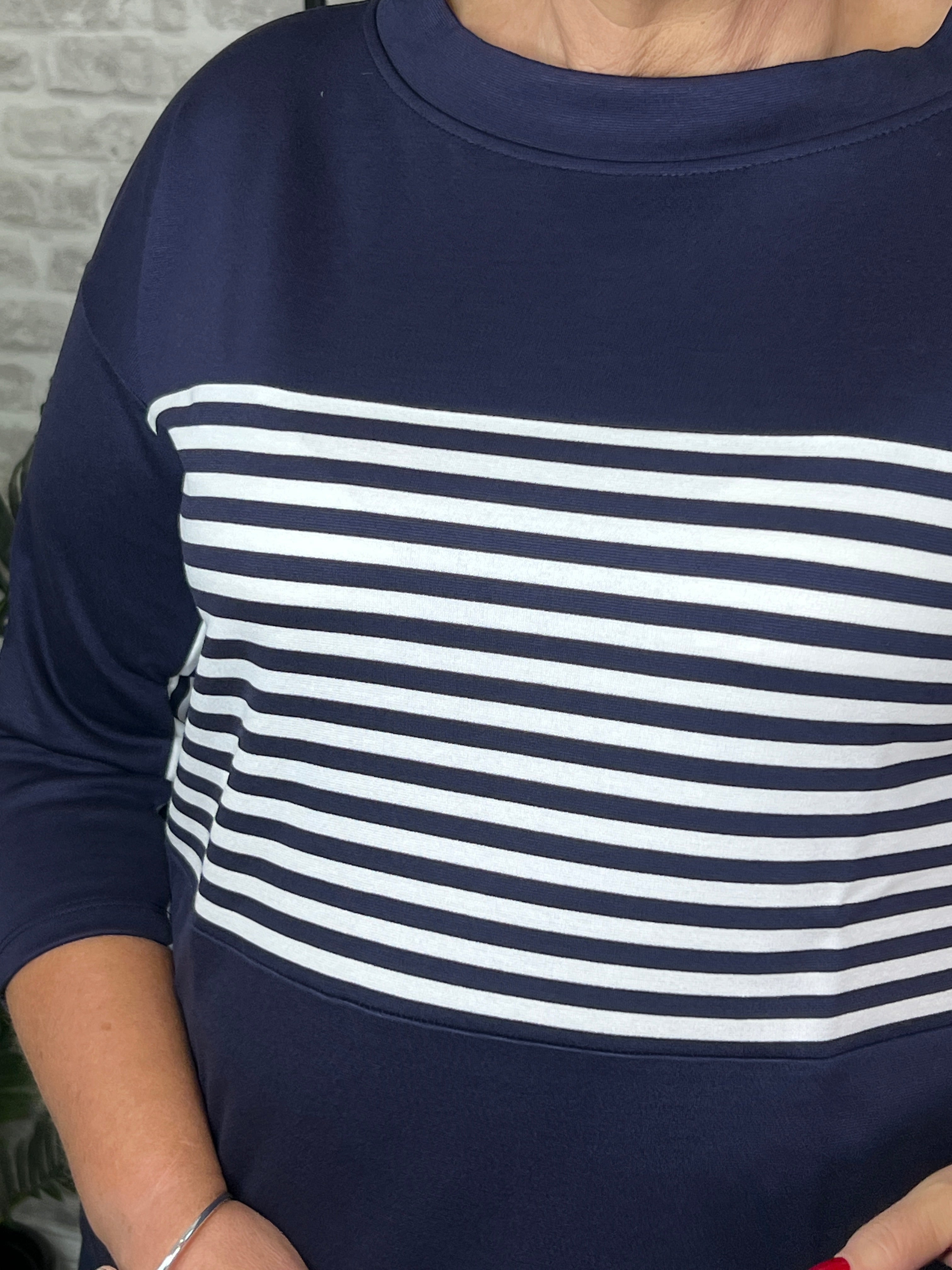 Peruzzi Continous Stripe Top In Navy Multi