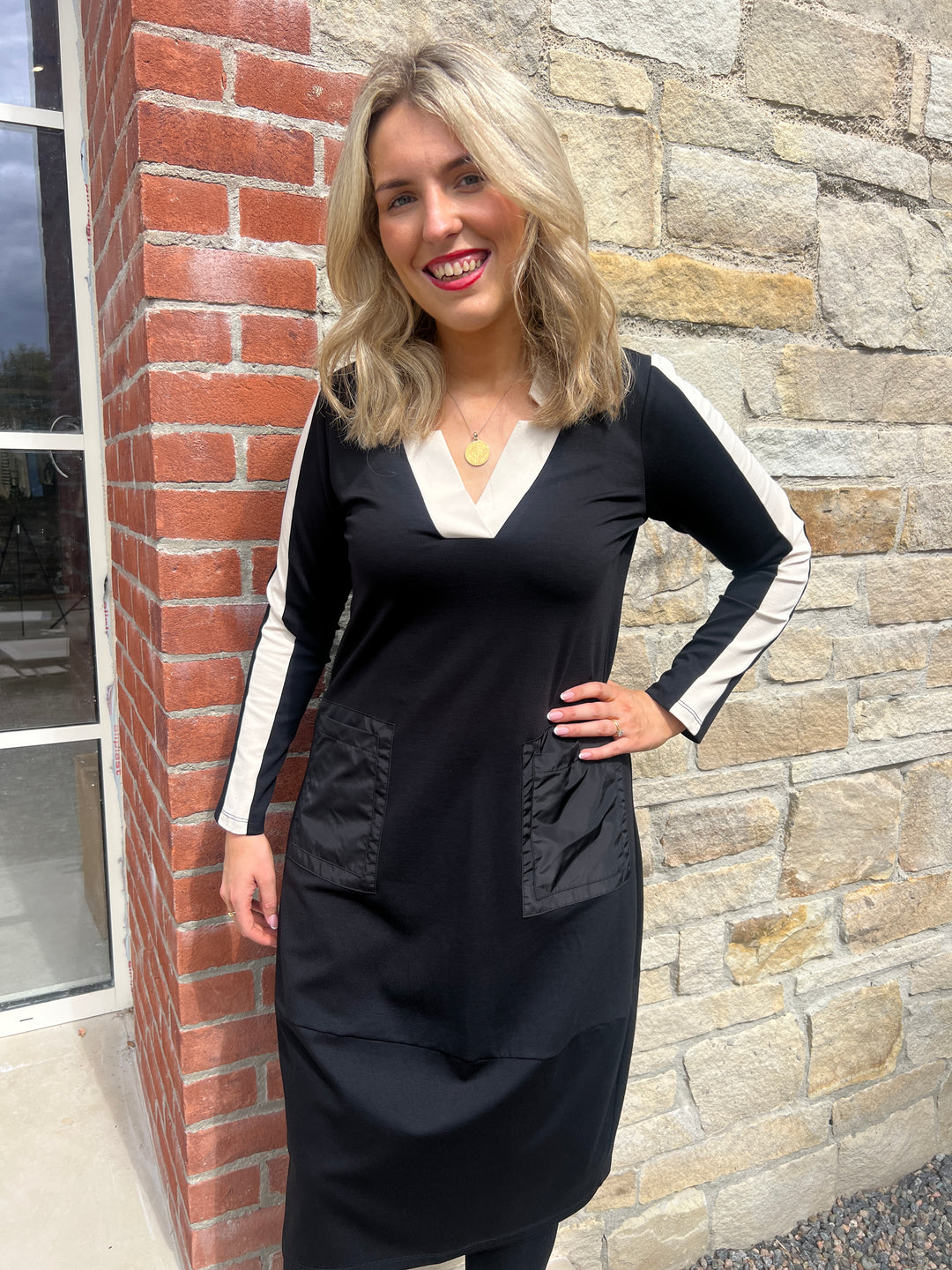 Peruzzi Side Striped Dress In Black