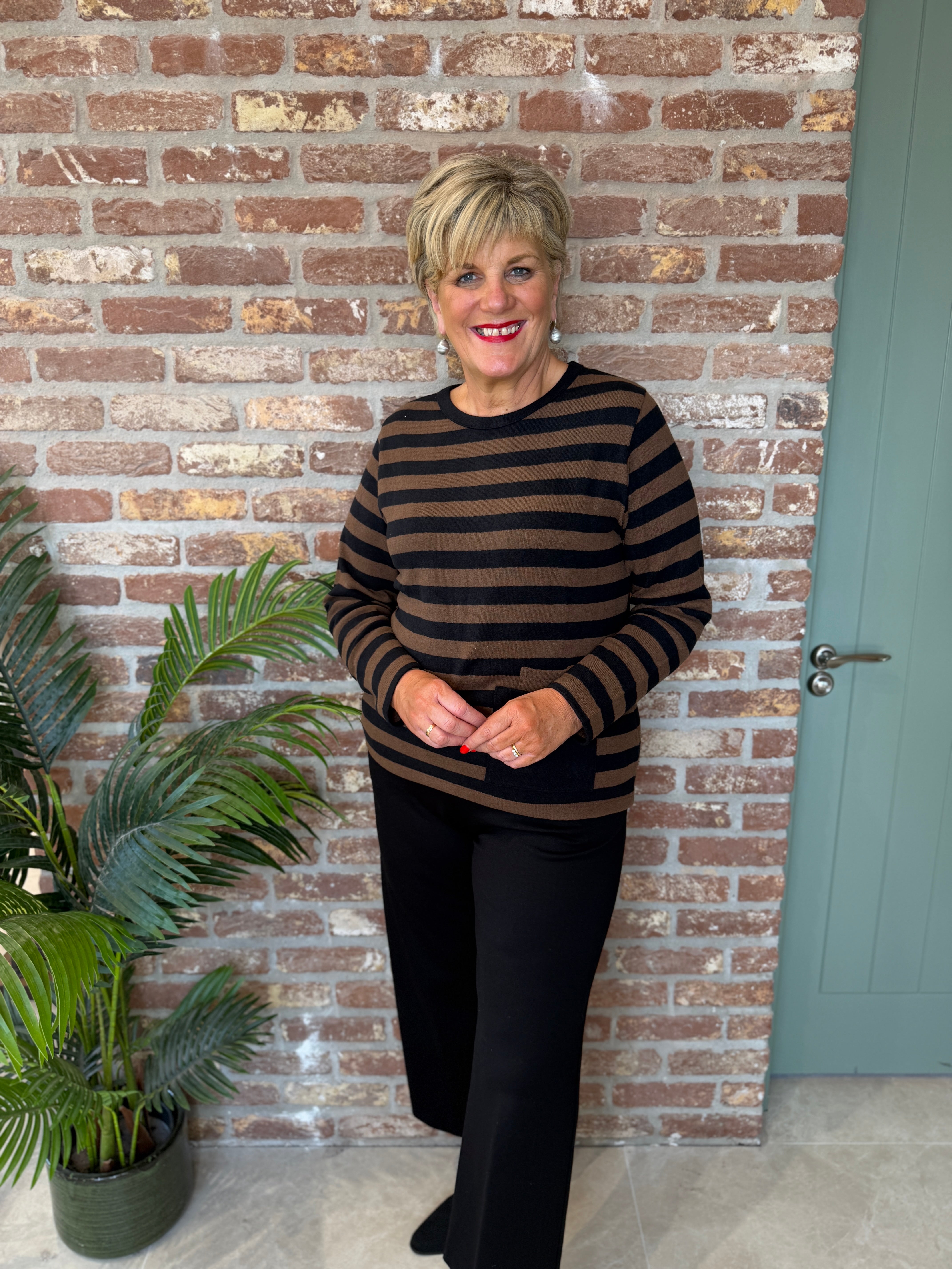 Stripe pocket fleece top in brown & black