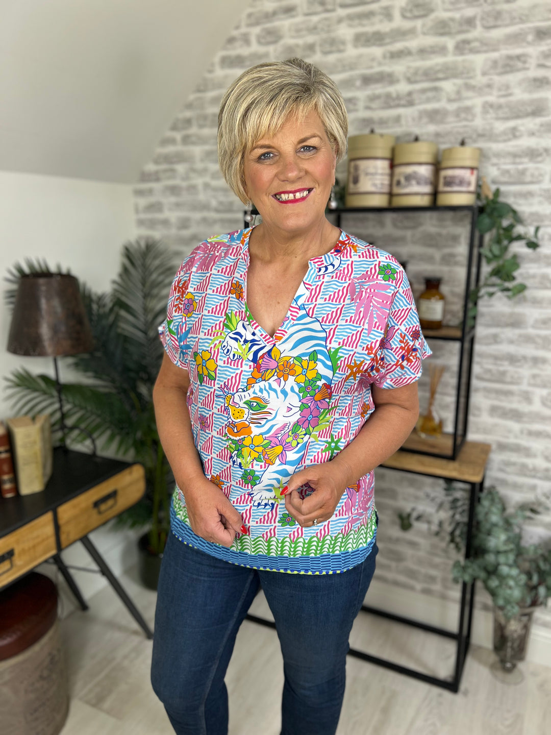 Milano Italy V-Neck Patterned Blouse In Colourful Print