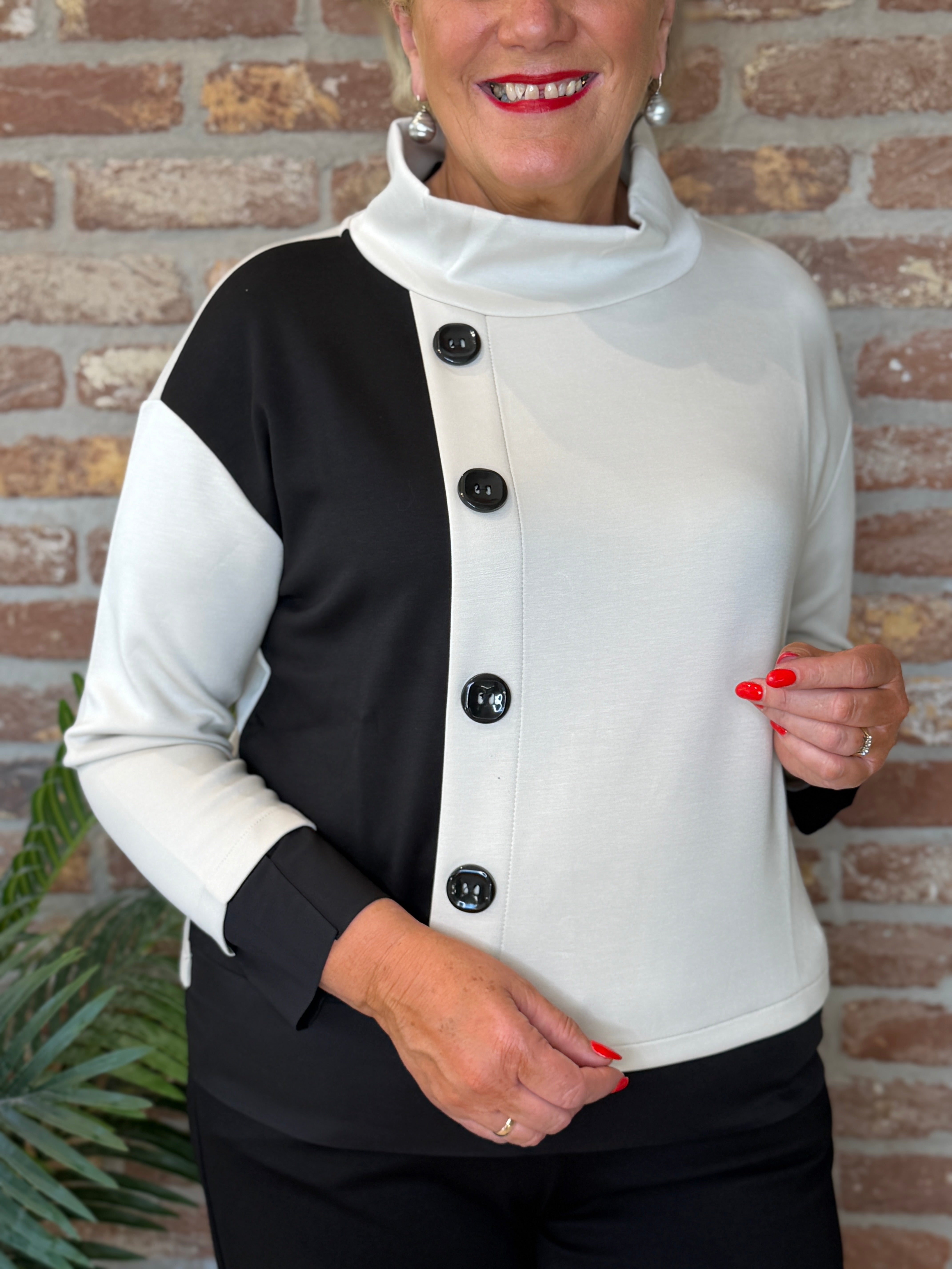 Two Tone button top in cream & cream