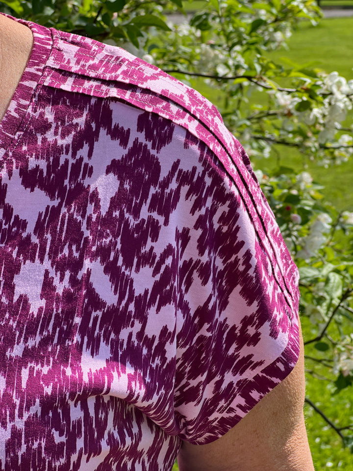Cecil Minimal Print T-Shirt In Cherry Blossom Pink