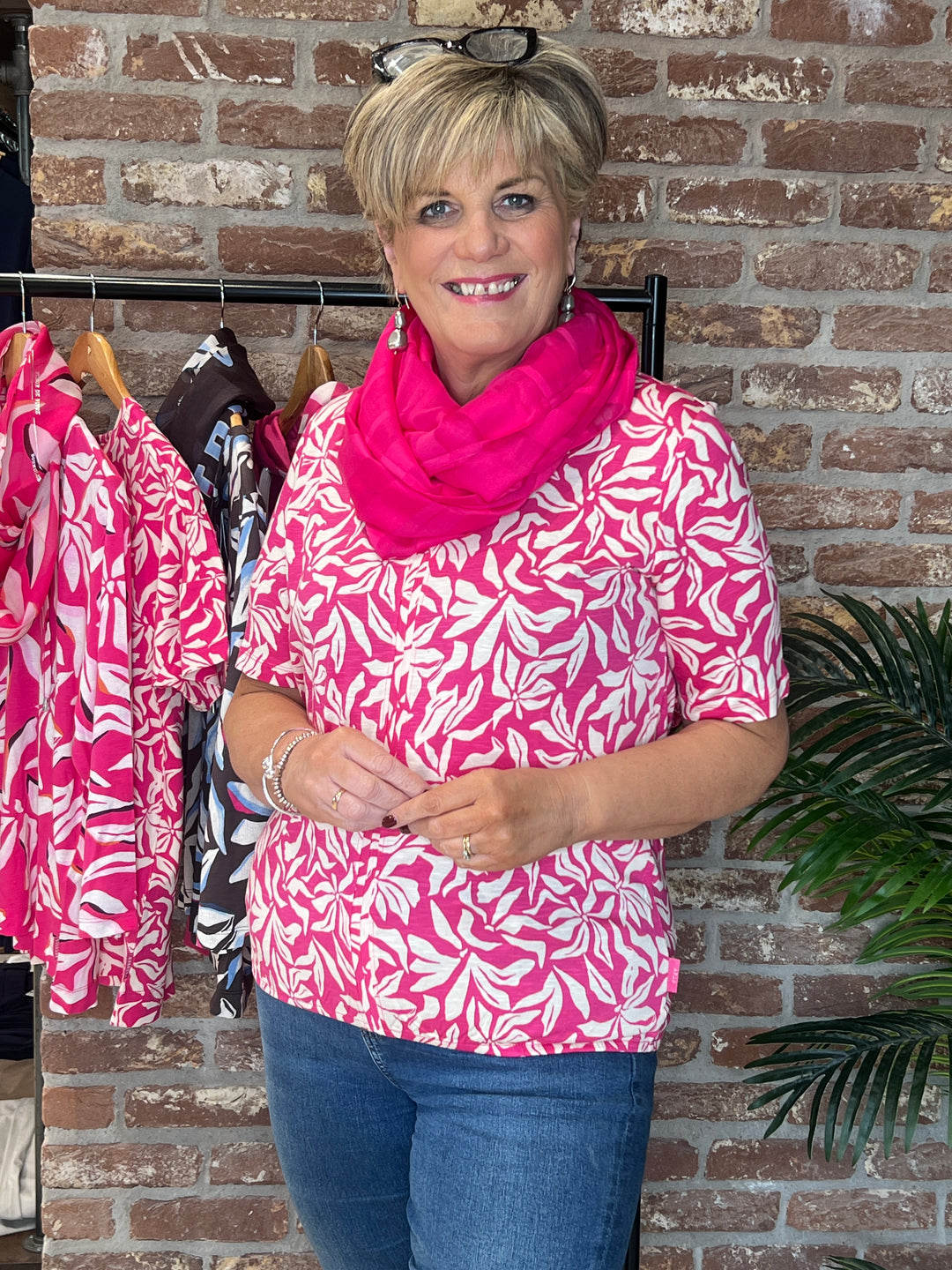 Cecil Multi v-neck Top In beetroot pink