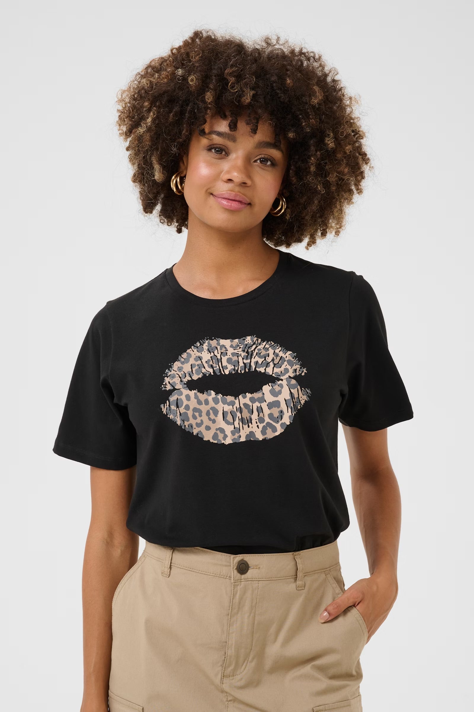 Culture cunuga t-shirt with leopard In black