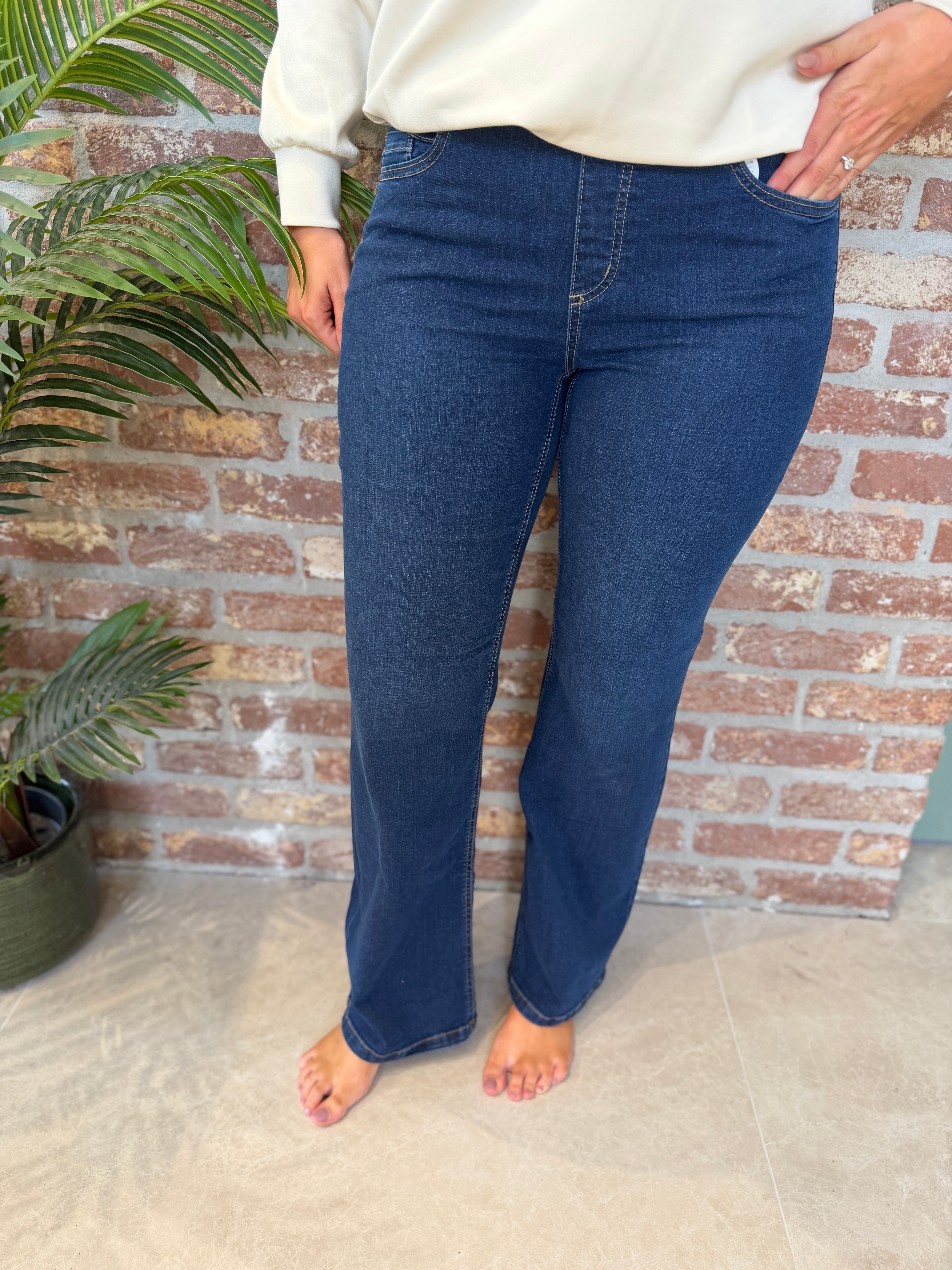 Stehmann Melli Flared Jeans In Fjord Navy