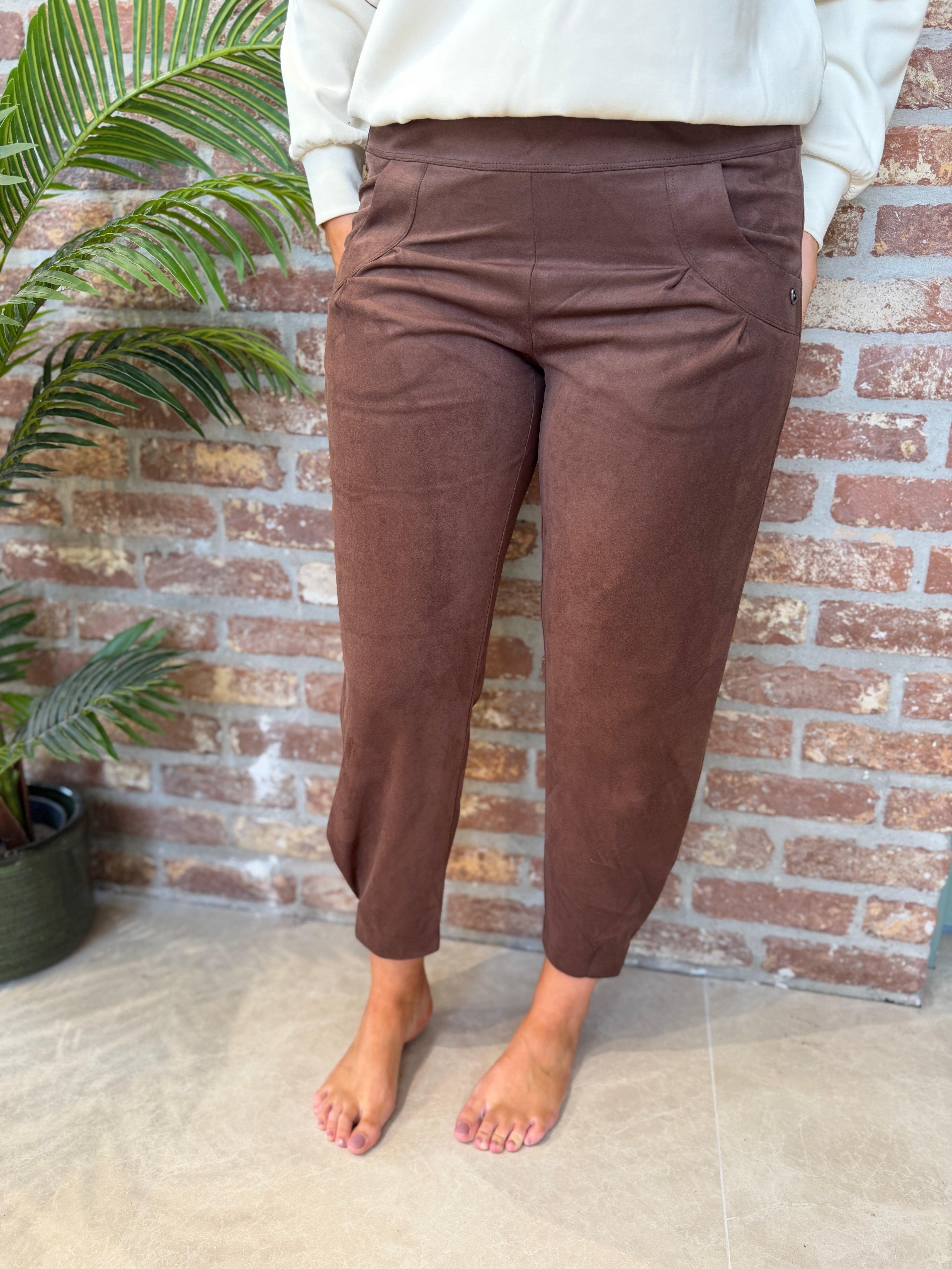 Rachell suede leather trousers in Dark Brown