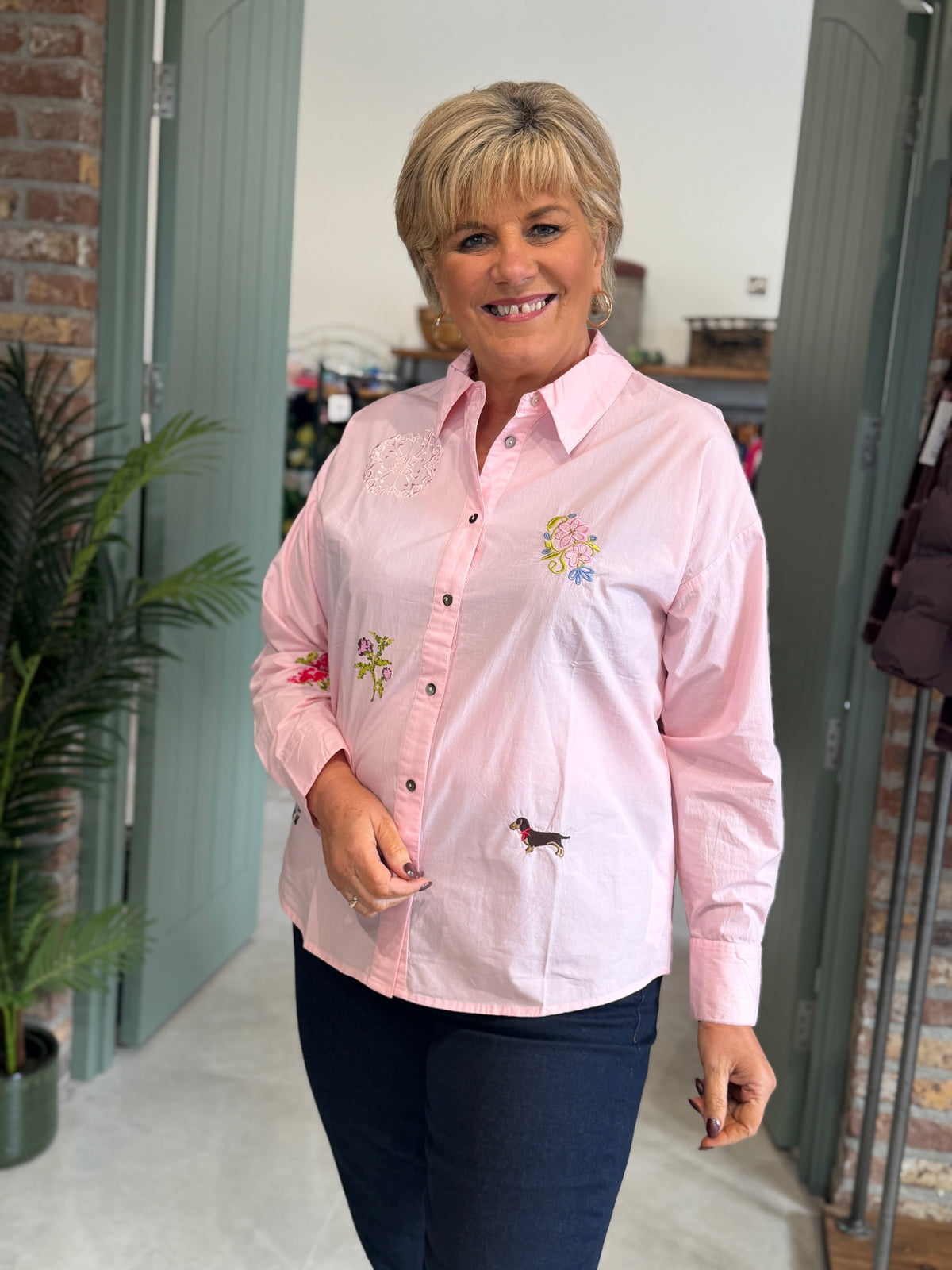 Nuhollie embroidery shirt in rosy touch