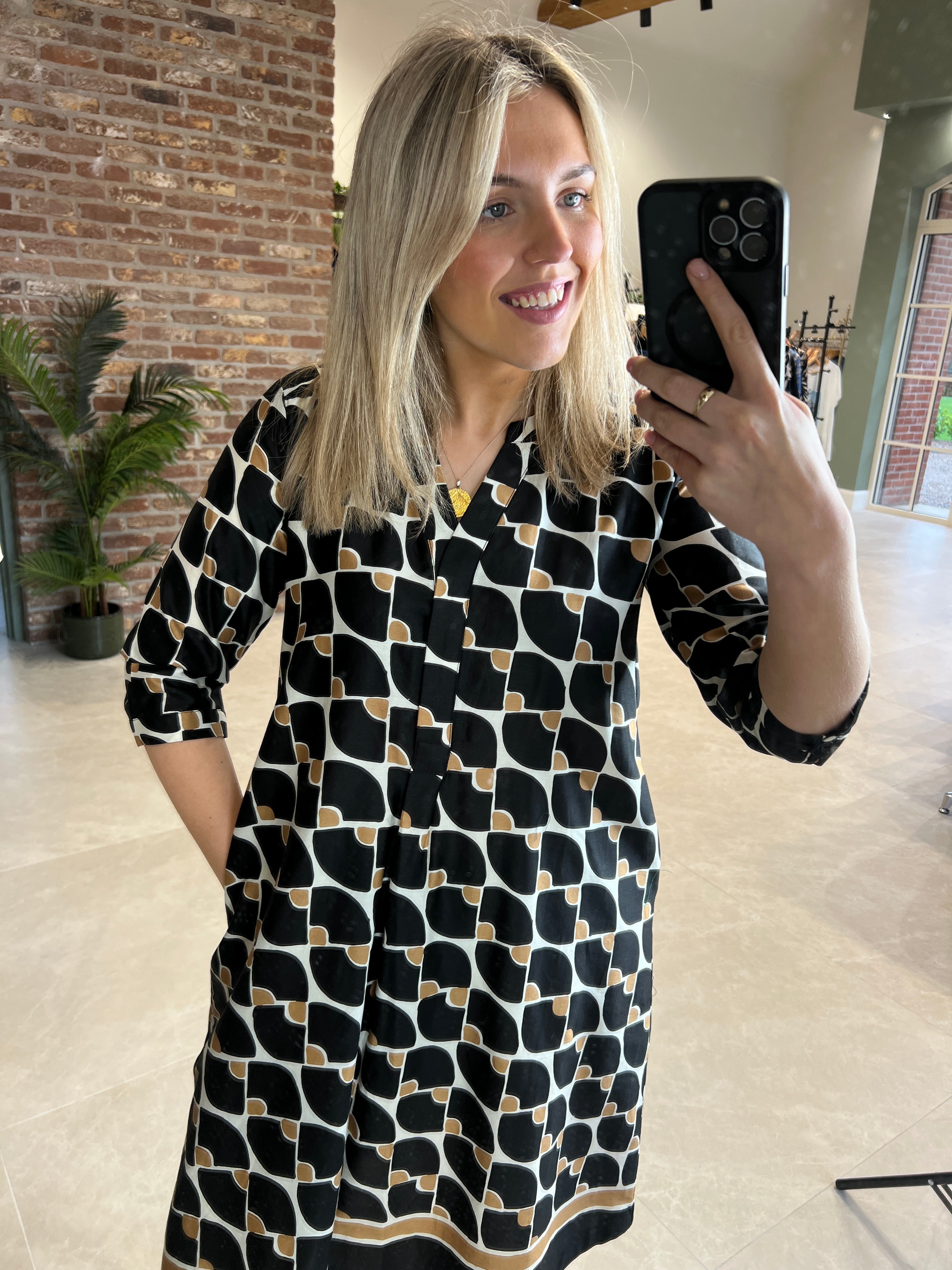 Milano Italy V-Neck Dress In black & tan
