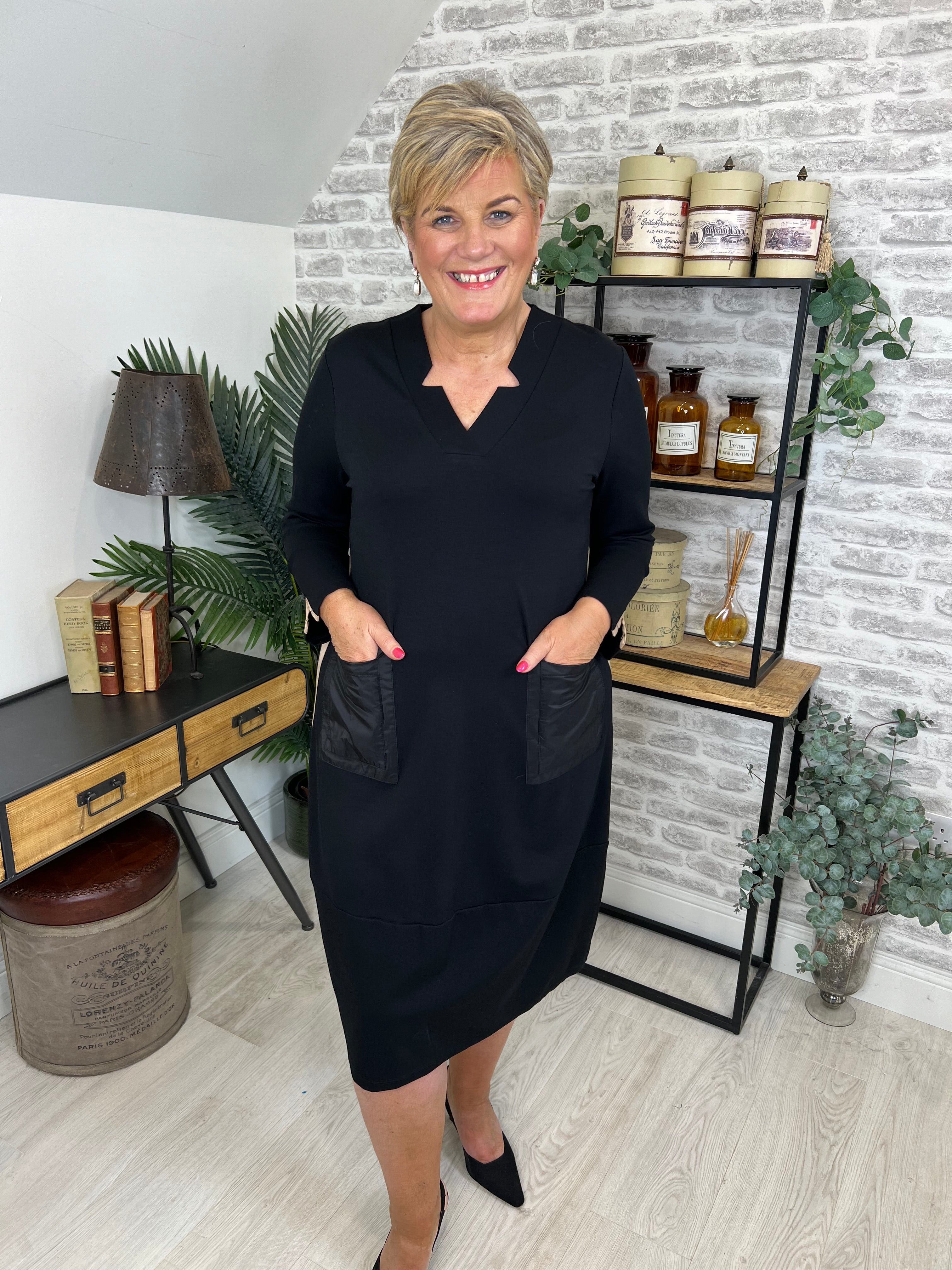 Peruzzi Taffeta Pocket Dress In Black