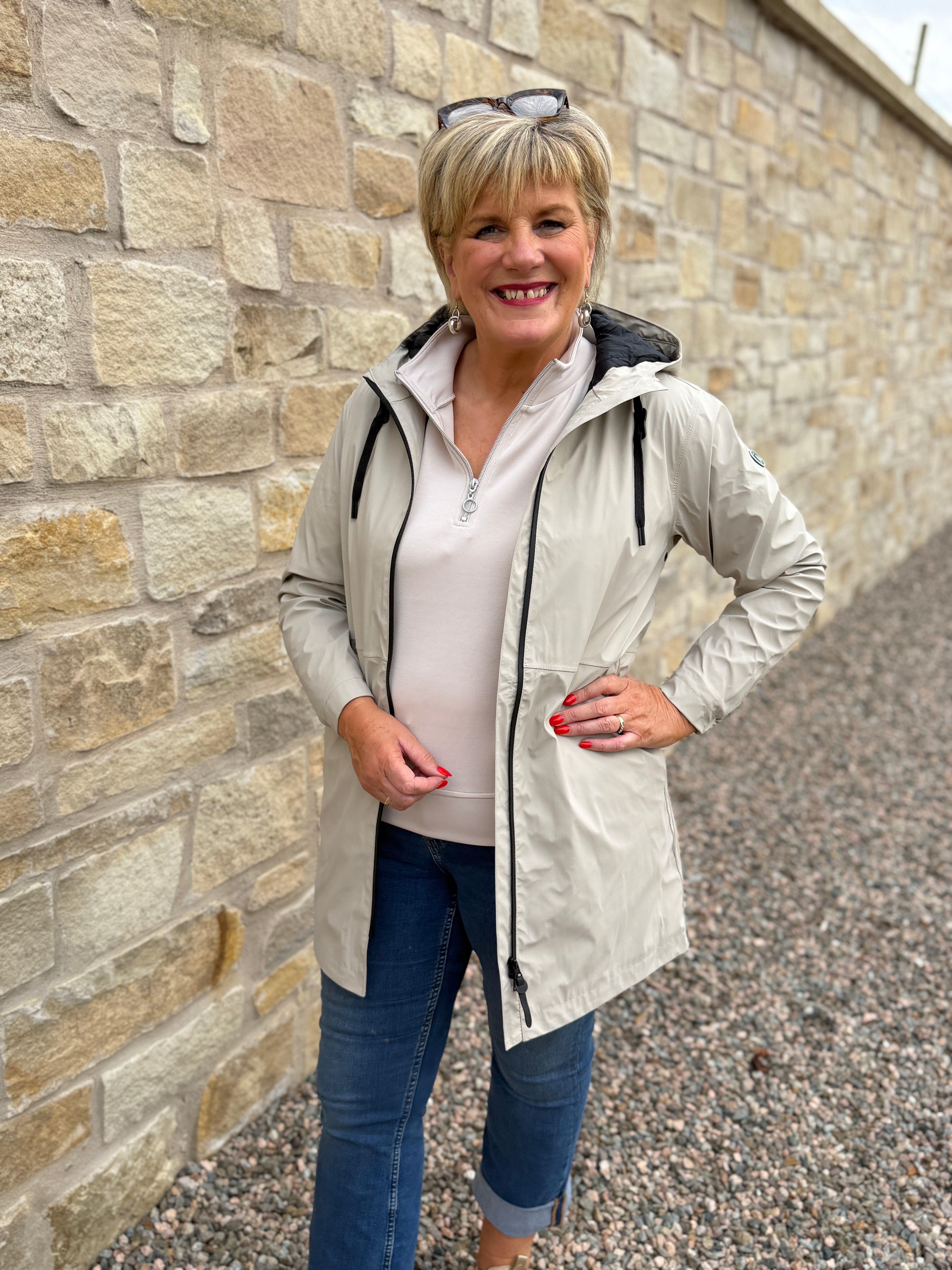 vand raincoat in Stone Grey