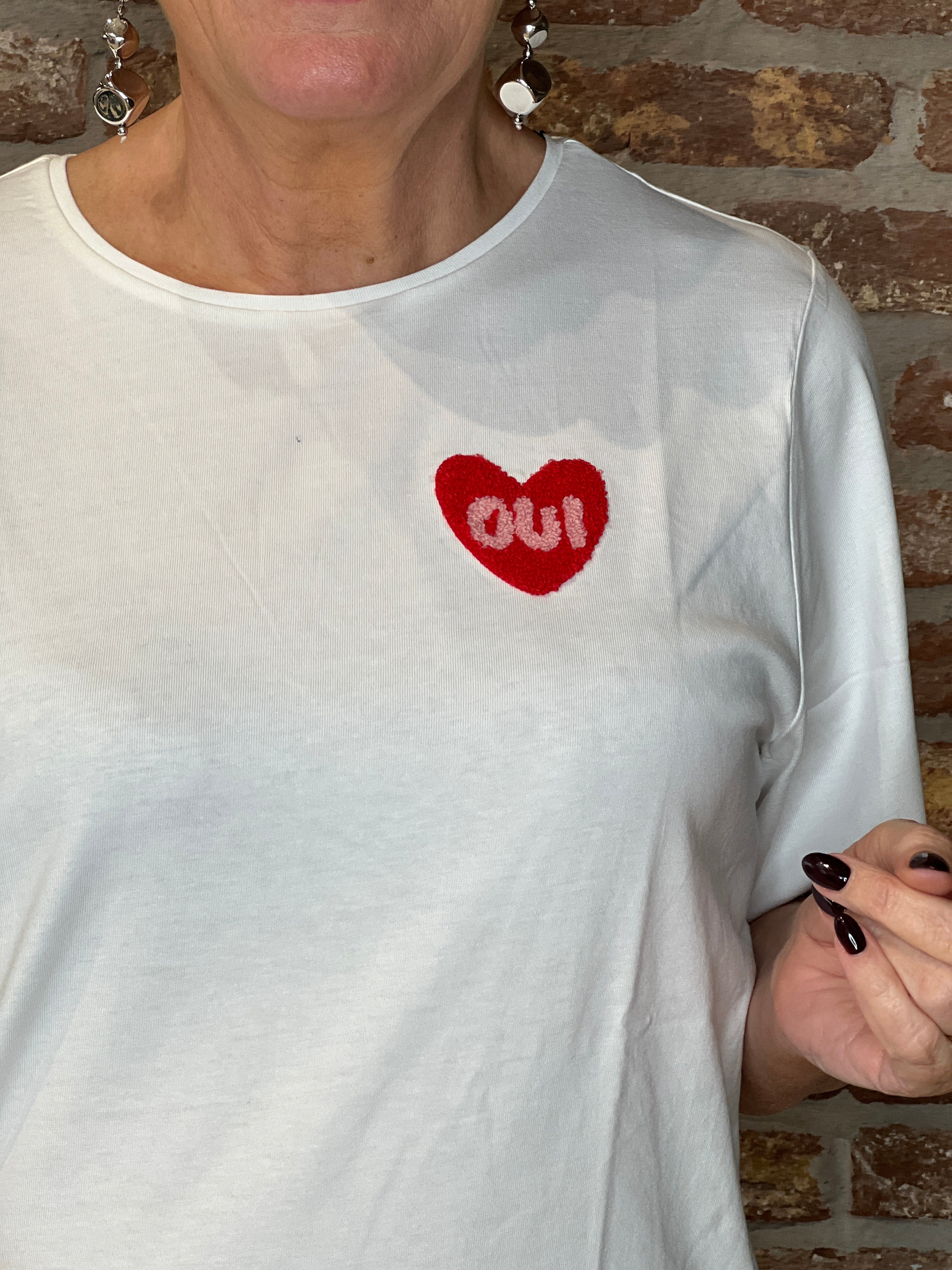 Oui  T-shirt With Love Heart In Cloud Dancer