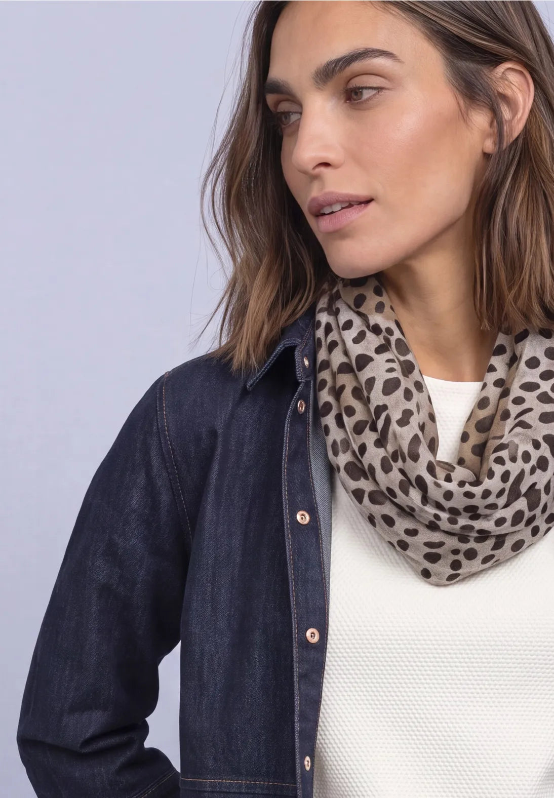 Printed loop snood in black multi