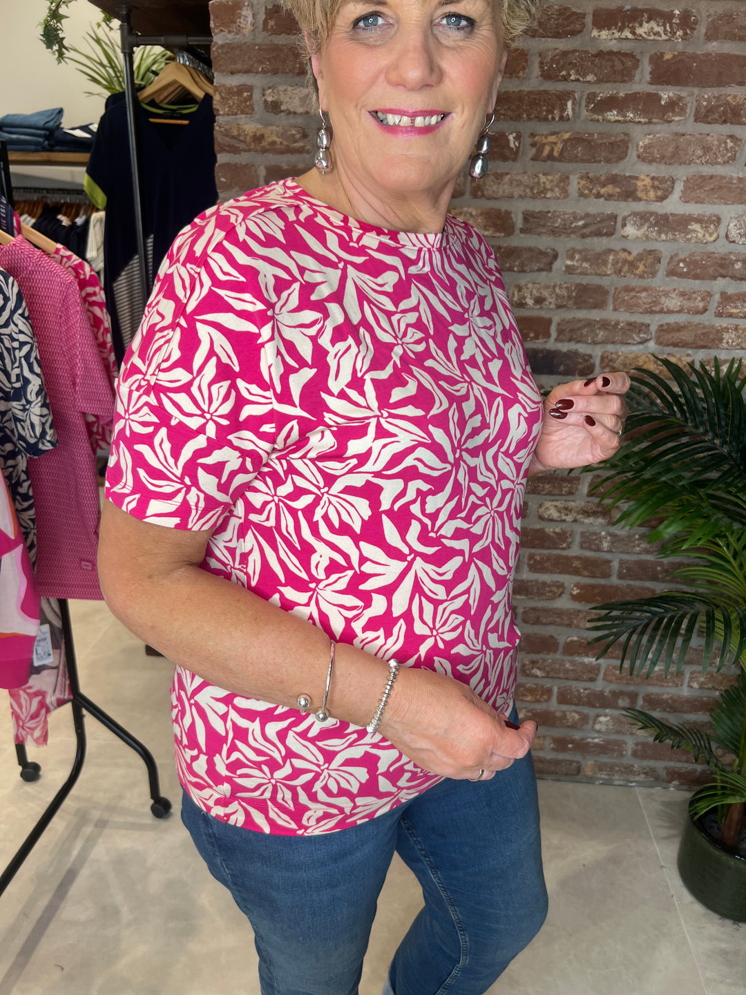 Cecil Floral patterned t-shirt In beetroot pink