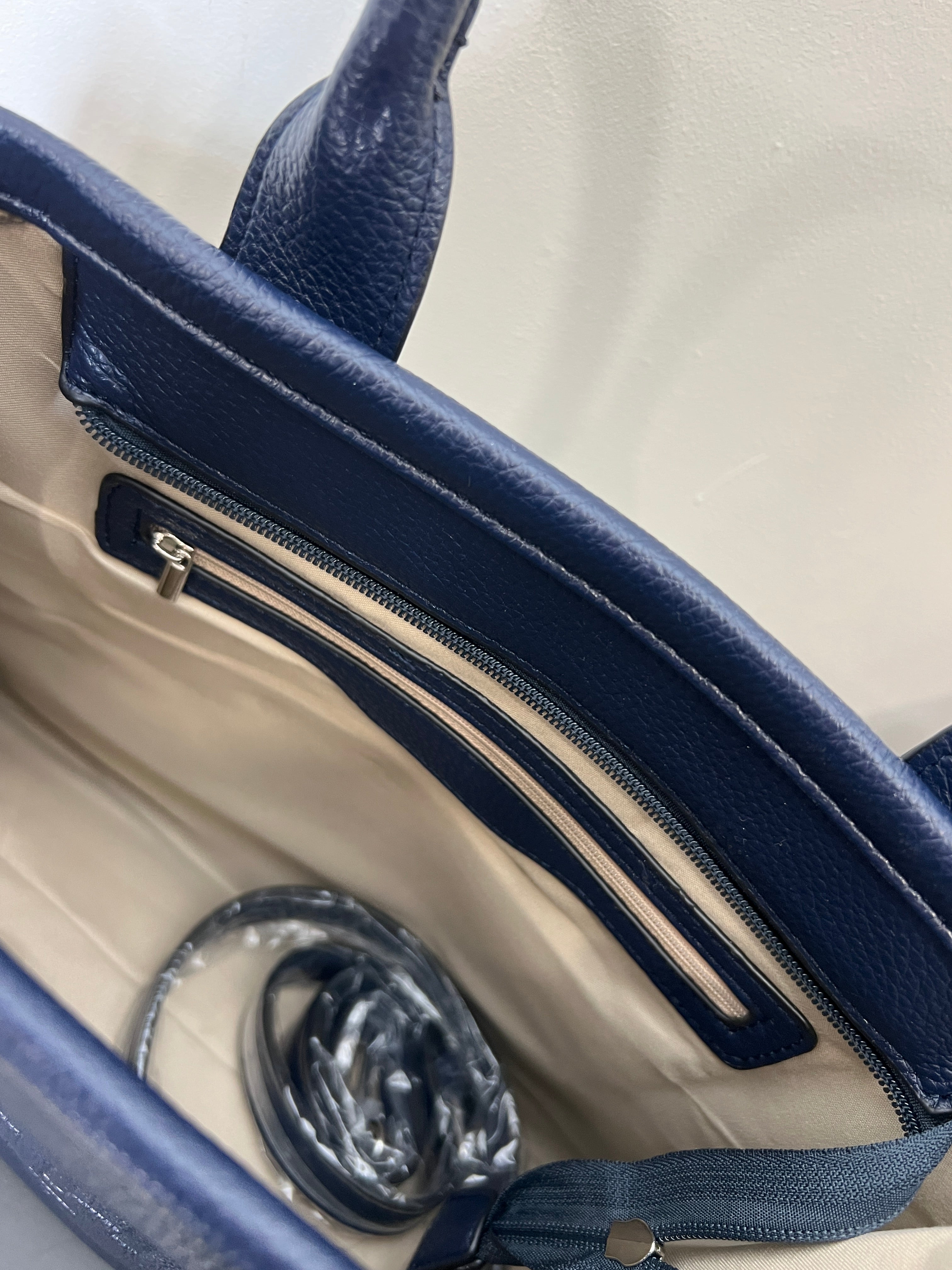 Taylor ‘The Tote Bag’ in Navy