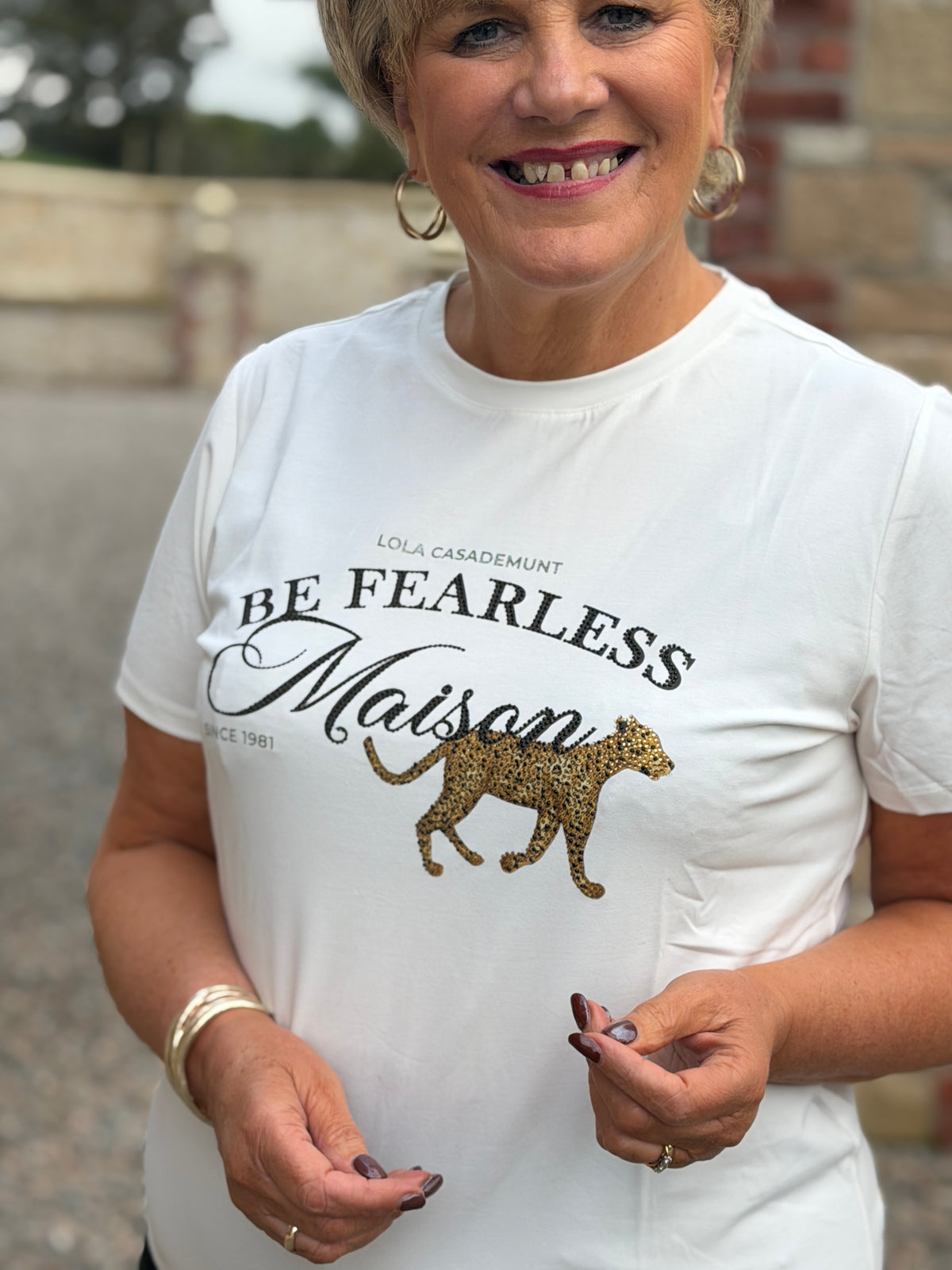 T-shirt with front graphic maison in white