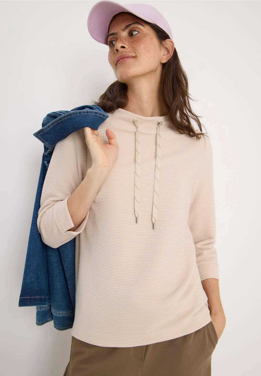 Cecil Ribbed Funnel Neck sweatshirt In Oat Milk Beige