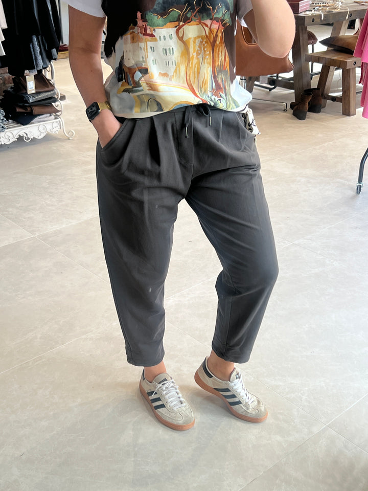 Deck By Decollage Barrel Joggers In Chocolate