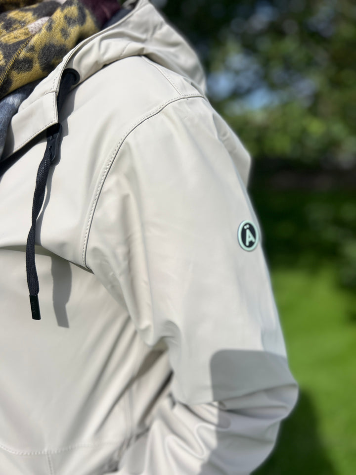 Tanta vand raincoat in Stone Grey