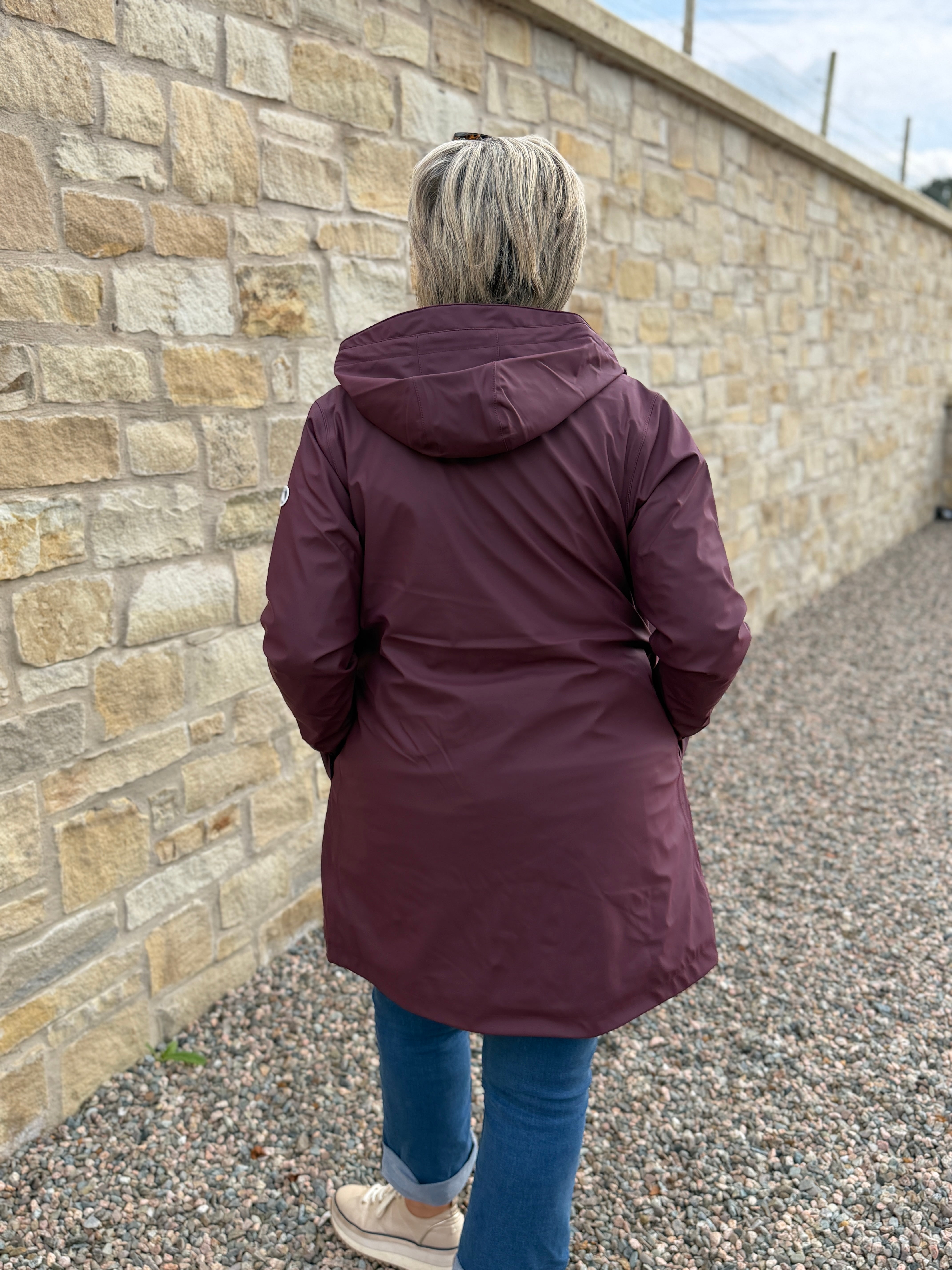vand raincoat in fig