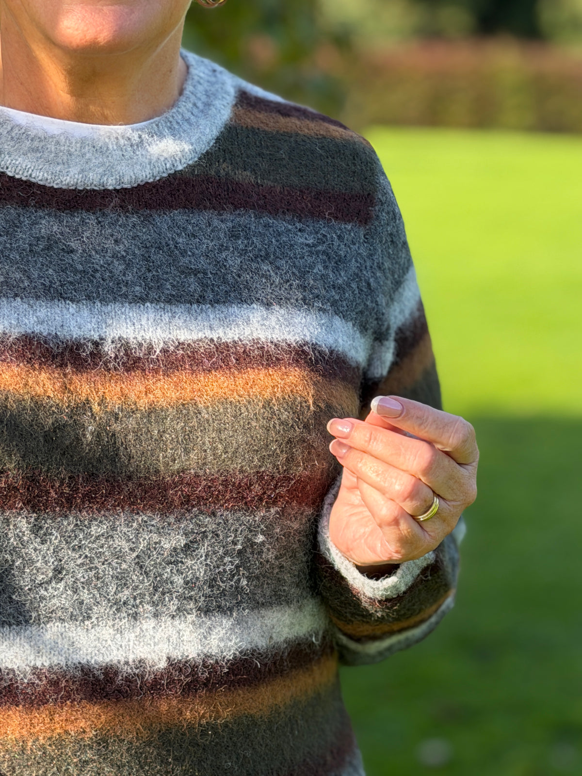 hadil pullover in dark green multi